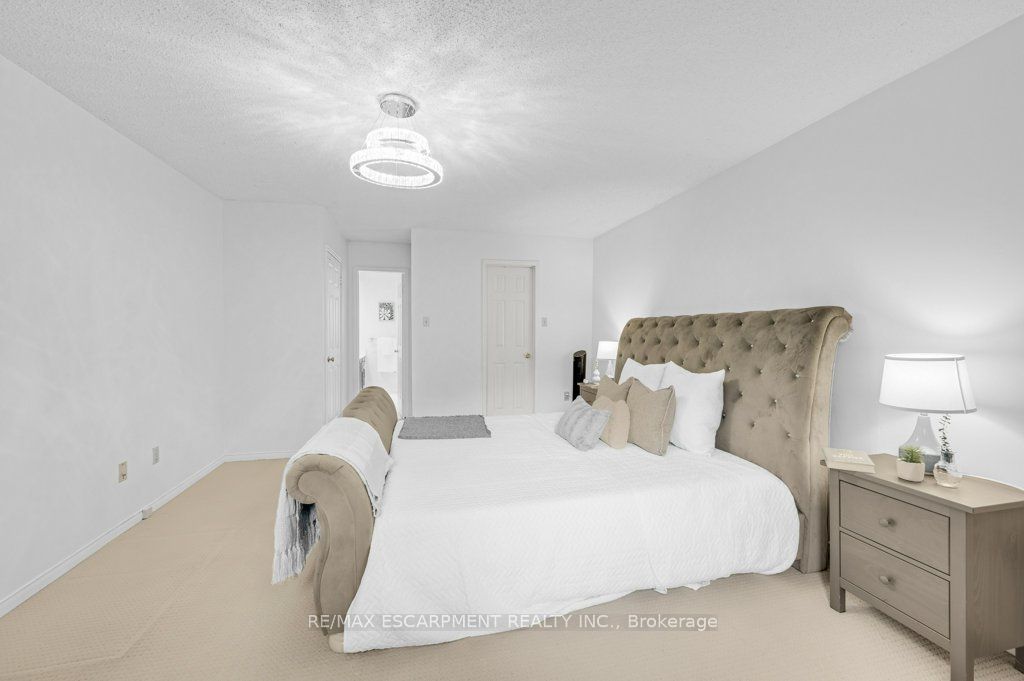 2597 Addingham Crescent Property Photo 19