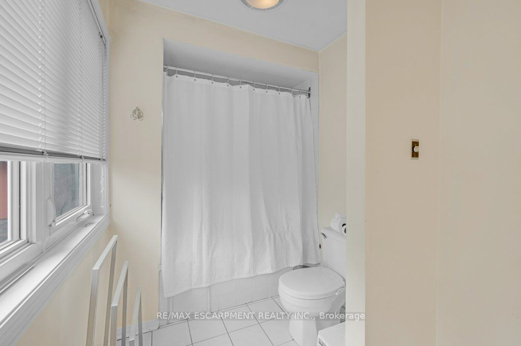 2597 Addingham Crescent Property Photo 21