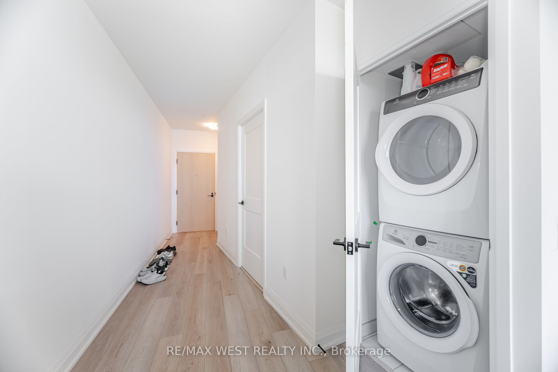 60 George Butchart Drive 218 Property Photo 19