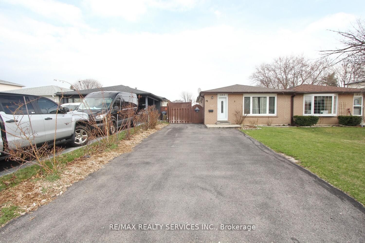 185 Earnscliffe Circle Property Photo 4