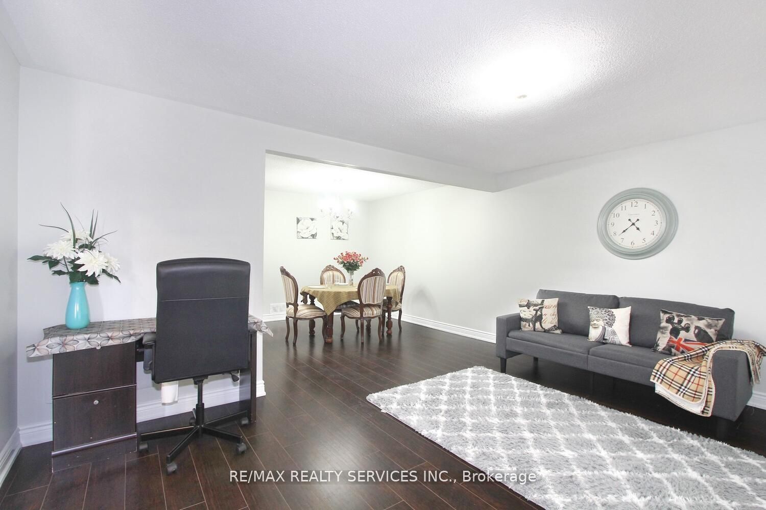 185 Earnscliffe Circle Property Photo 7
