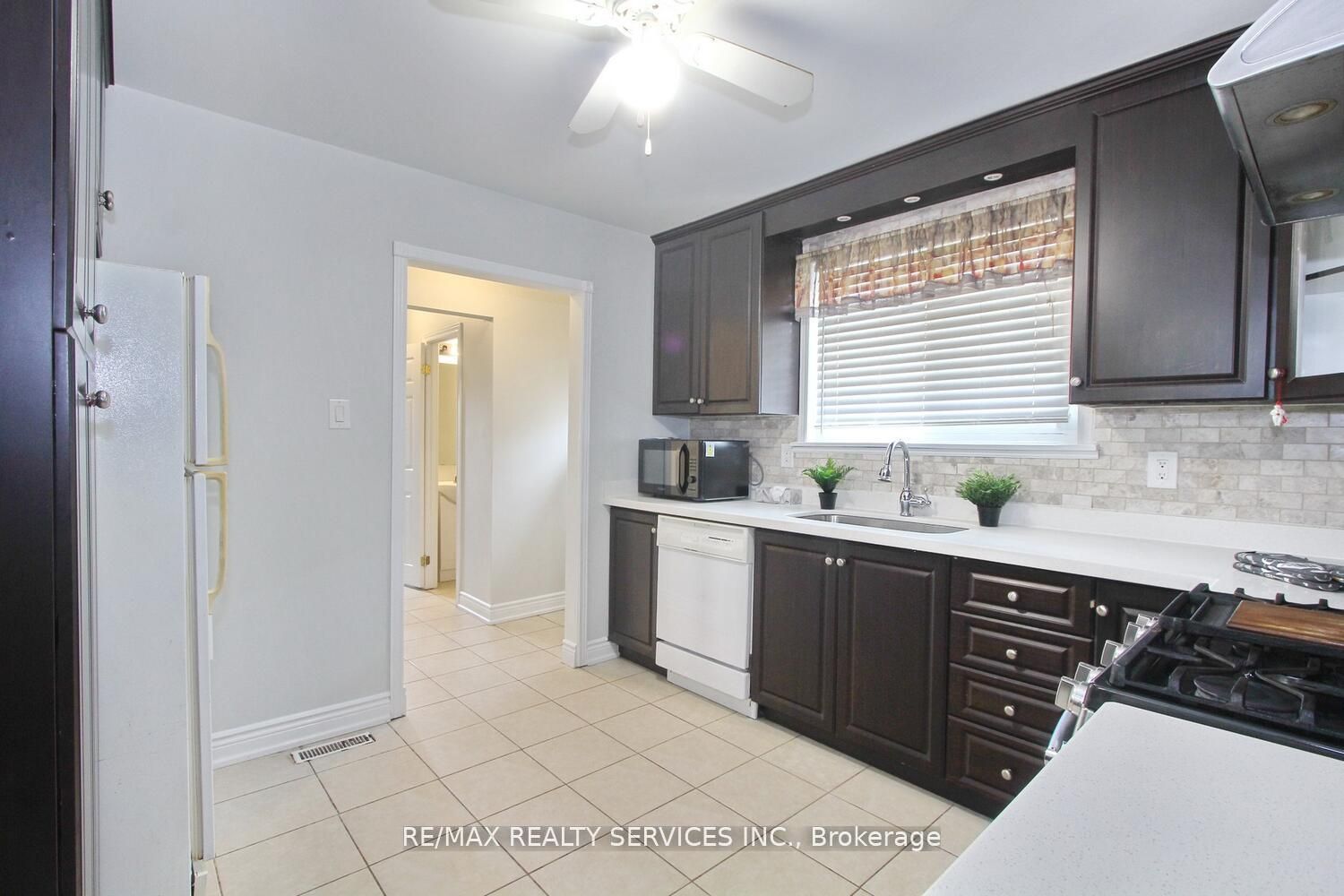 185 Earnscliffe Circle Property Photo 14