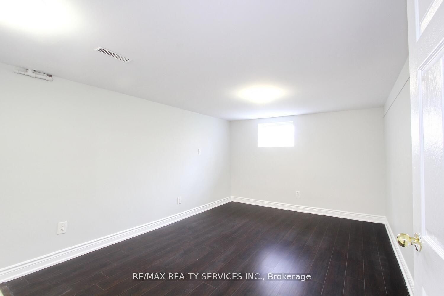 185 Earnscliffe Circle Property Photo 22