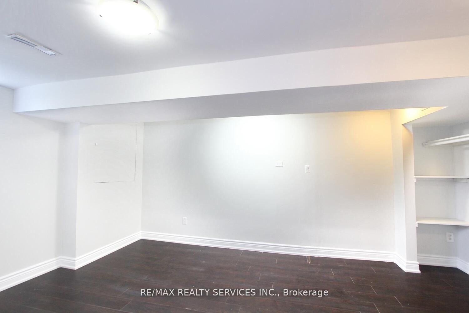 185 Earnscliffe Circle Property Photo 33