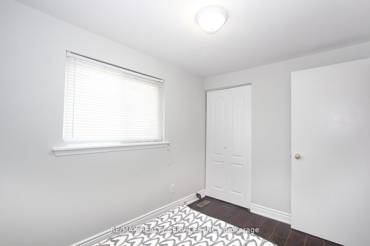 185 Earnscliffe Circle Property Photo 38