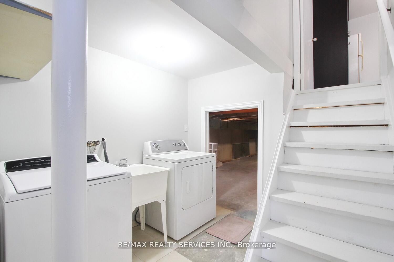 185 Earnscliffe Circle Property Photo 40