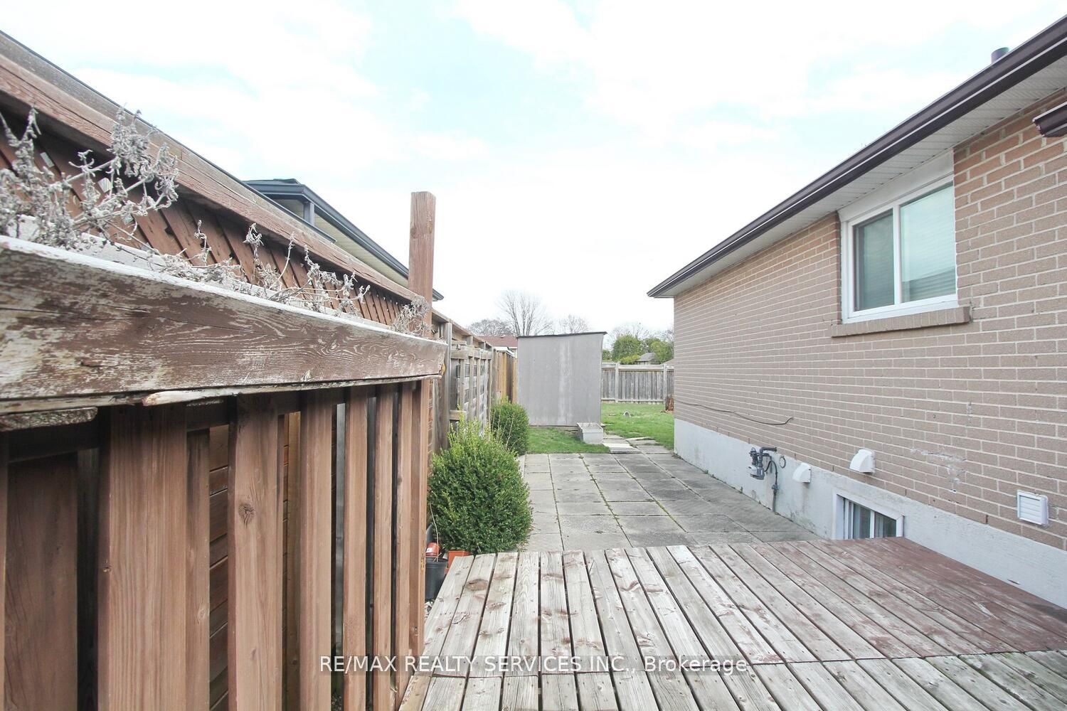 185 Earnscliffe Circle Property Photo 44