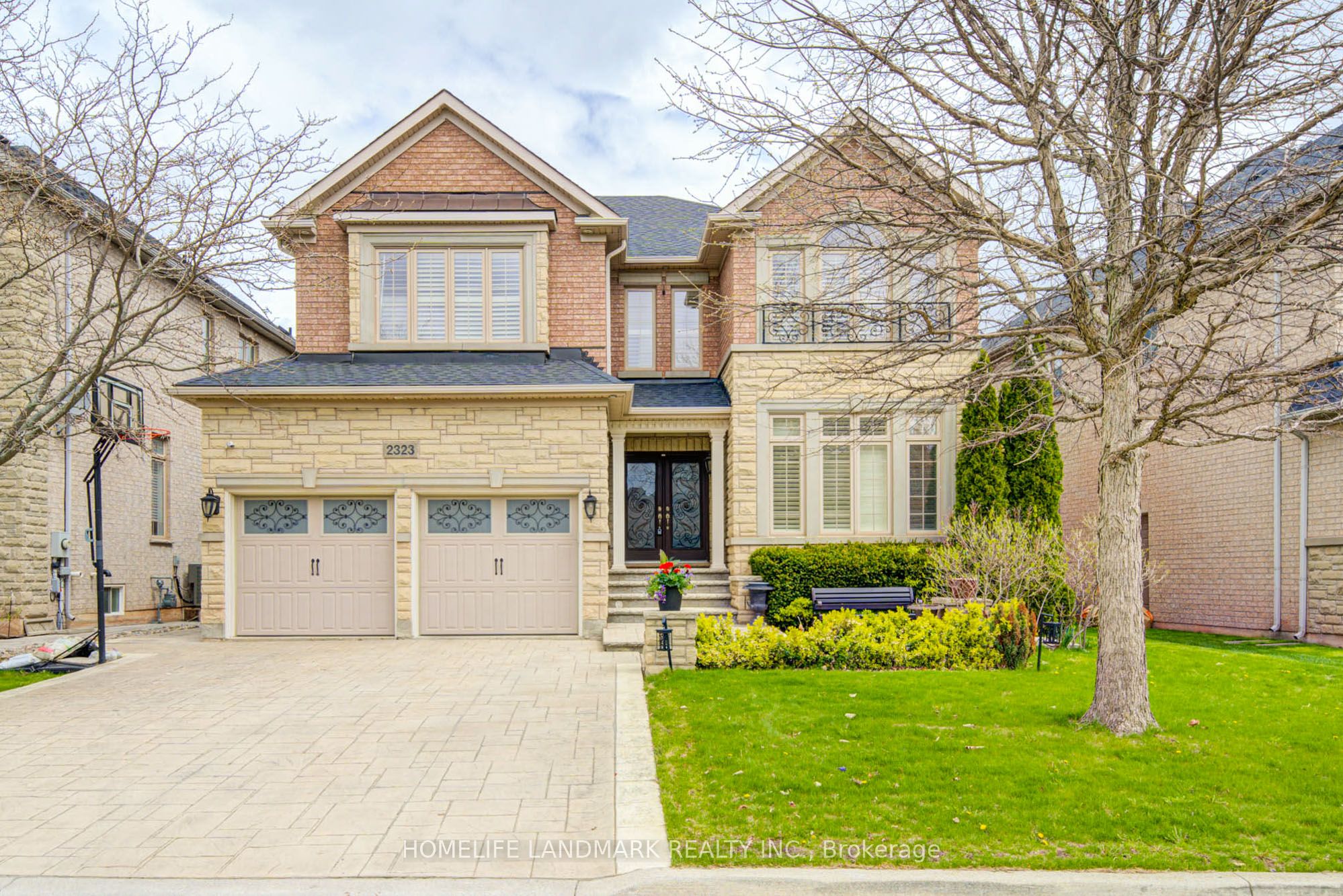 2323 Awenda Drive