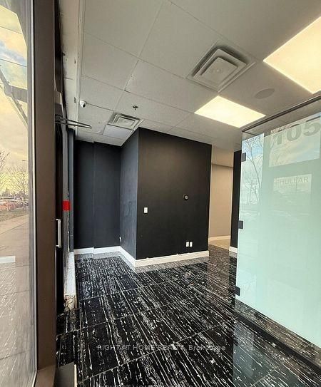1 De Boers Drive 105 Property Photo 3