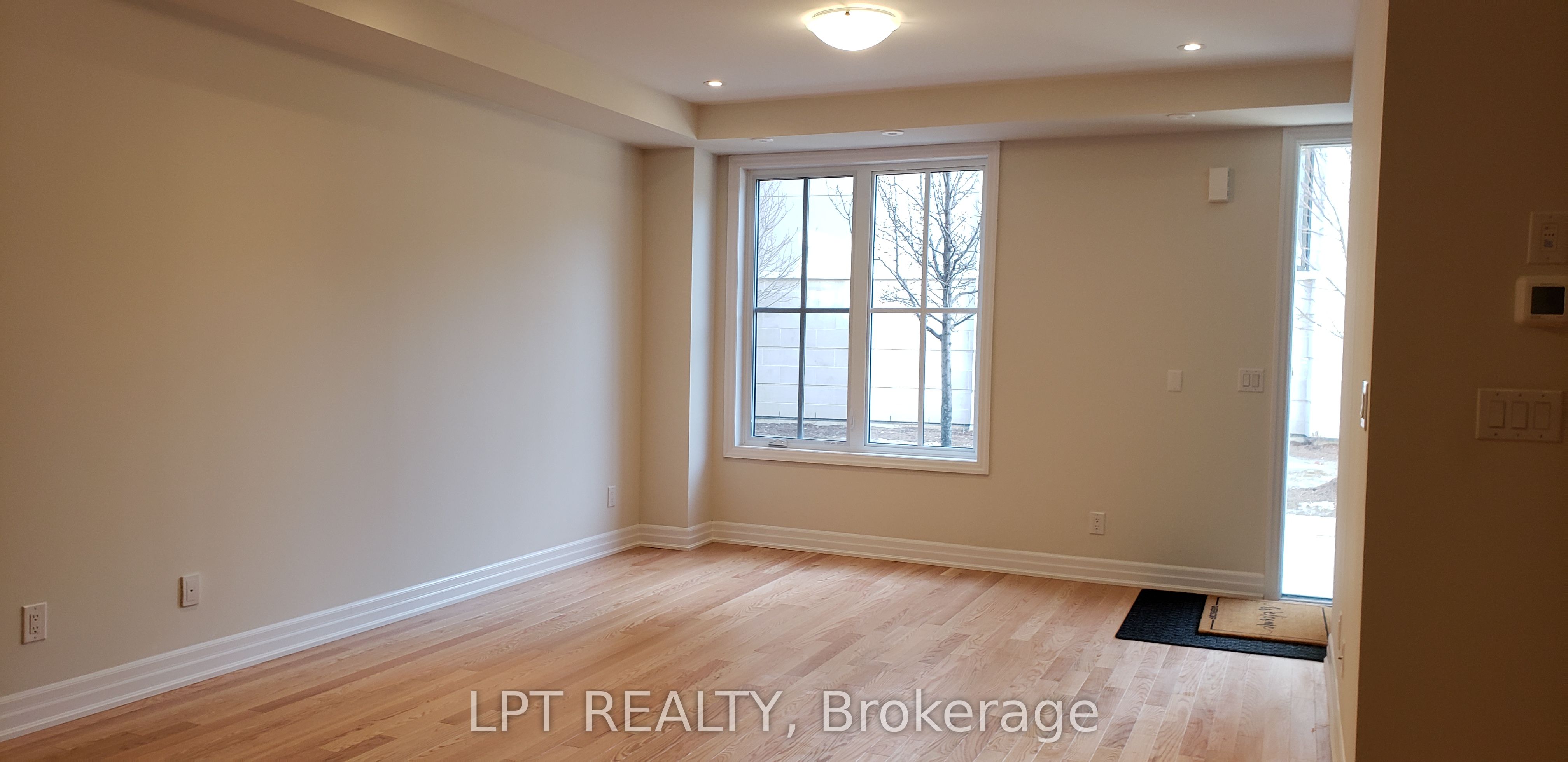 1180 Cawthra Road 110 Property Photo 10