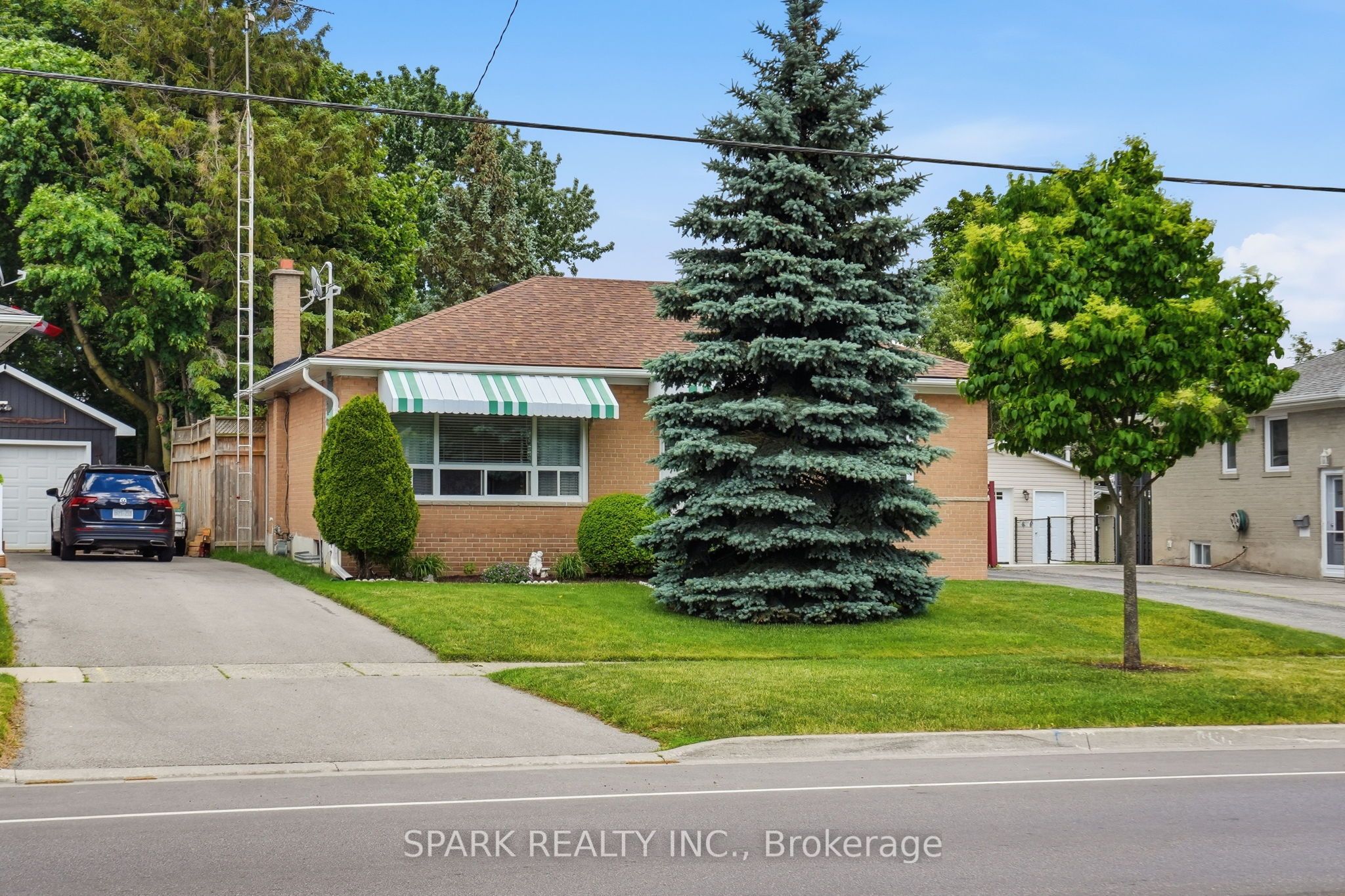416 Delrex Boulevard Property Photo 2