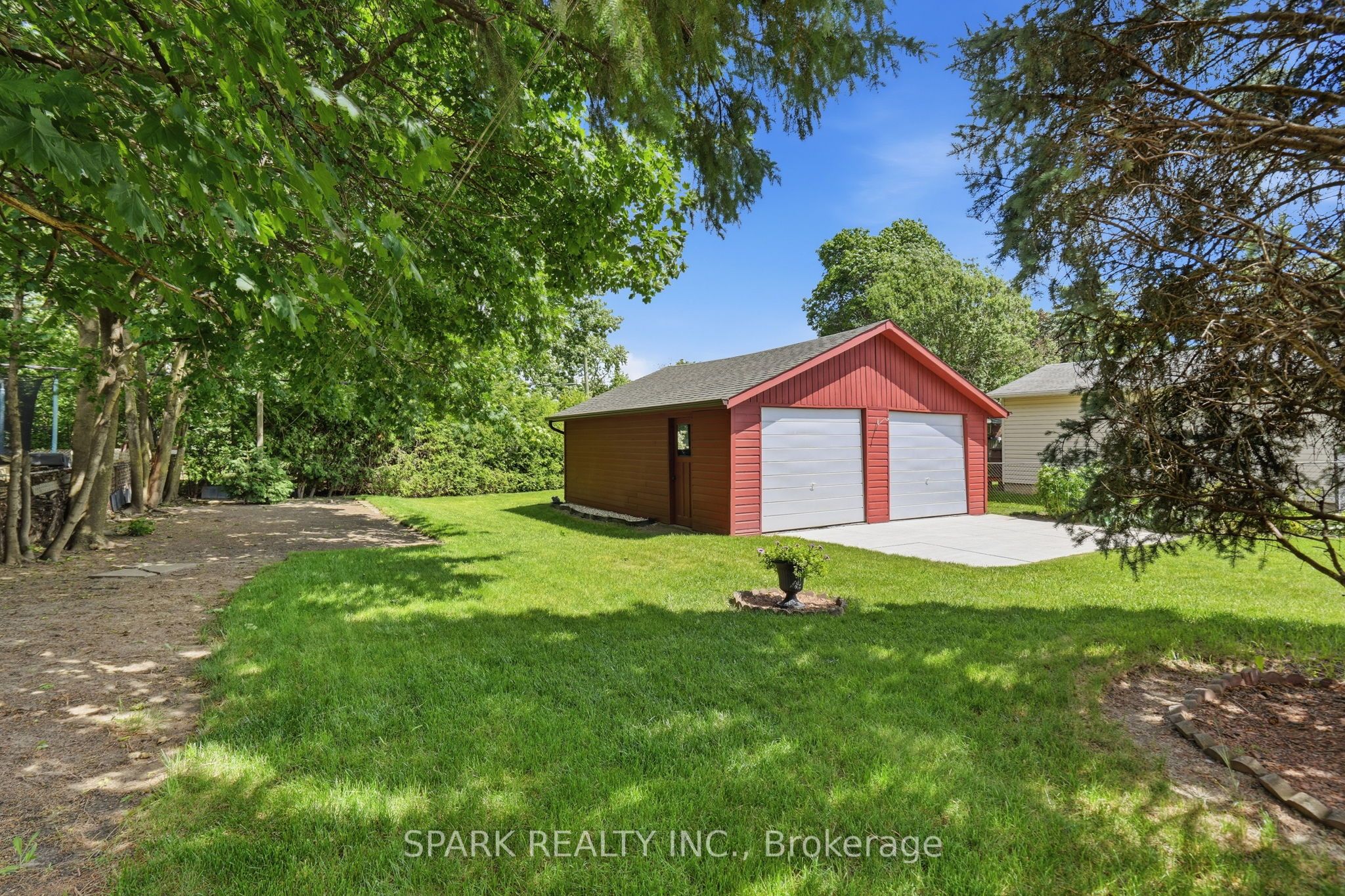 416 Delrex Boulevard Property Photo 25