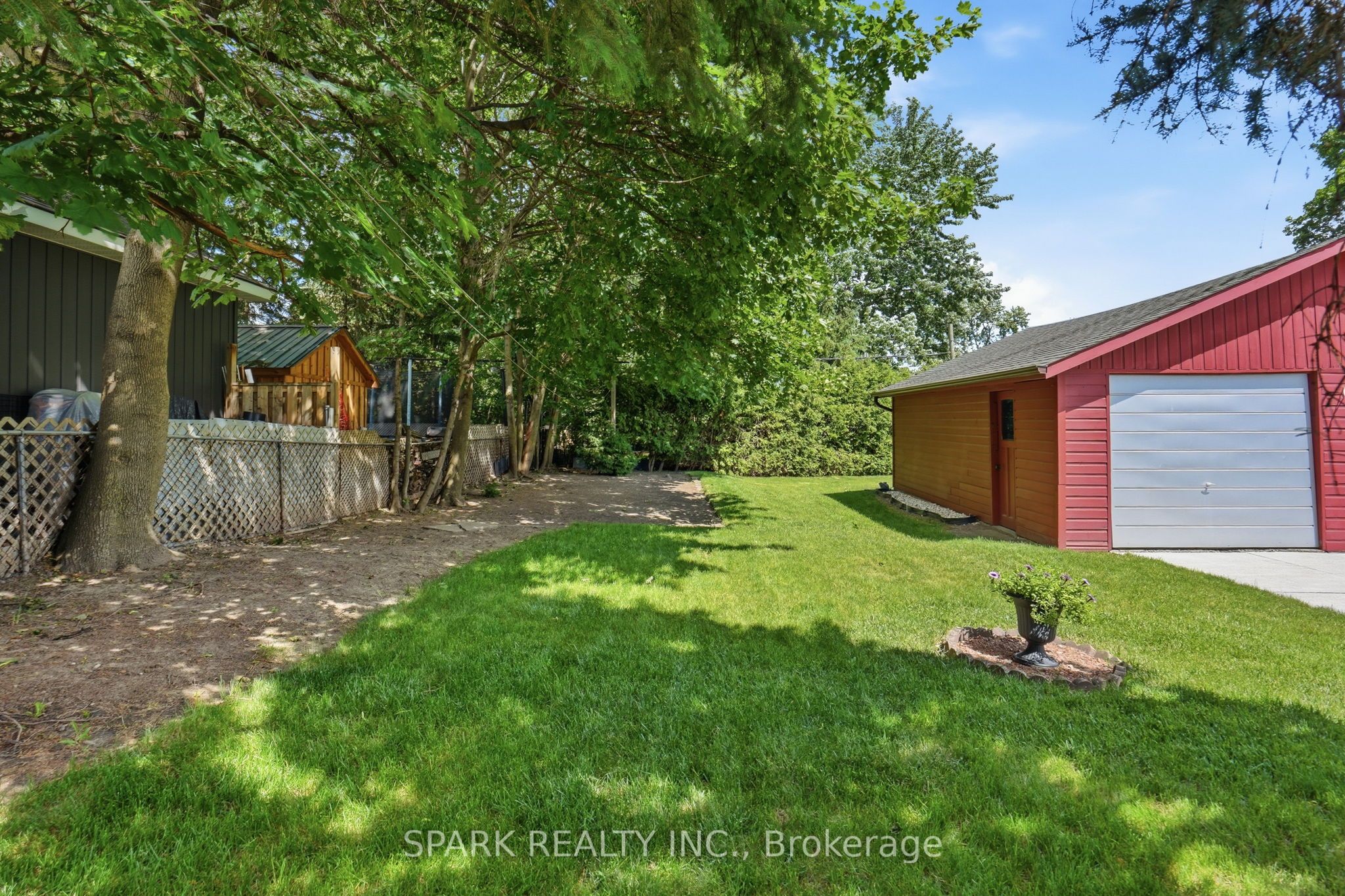 416 Delrex Boulevard Property Photo 26