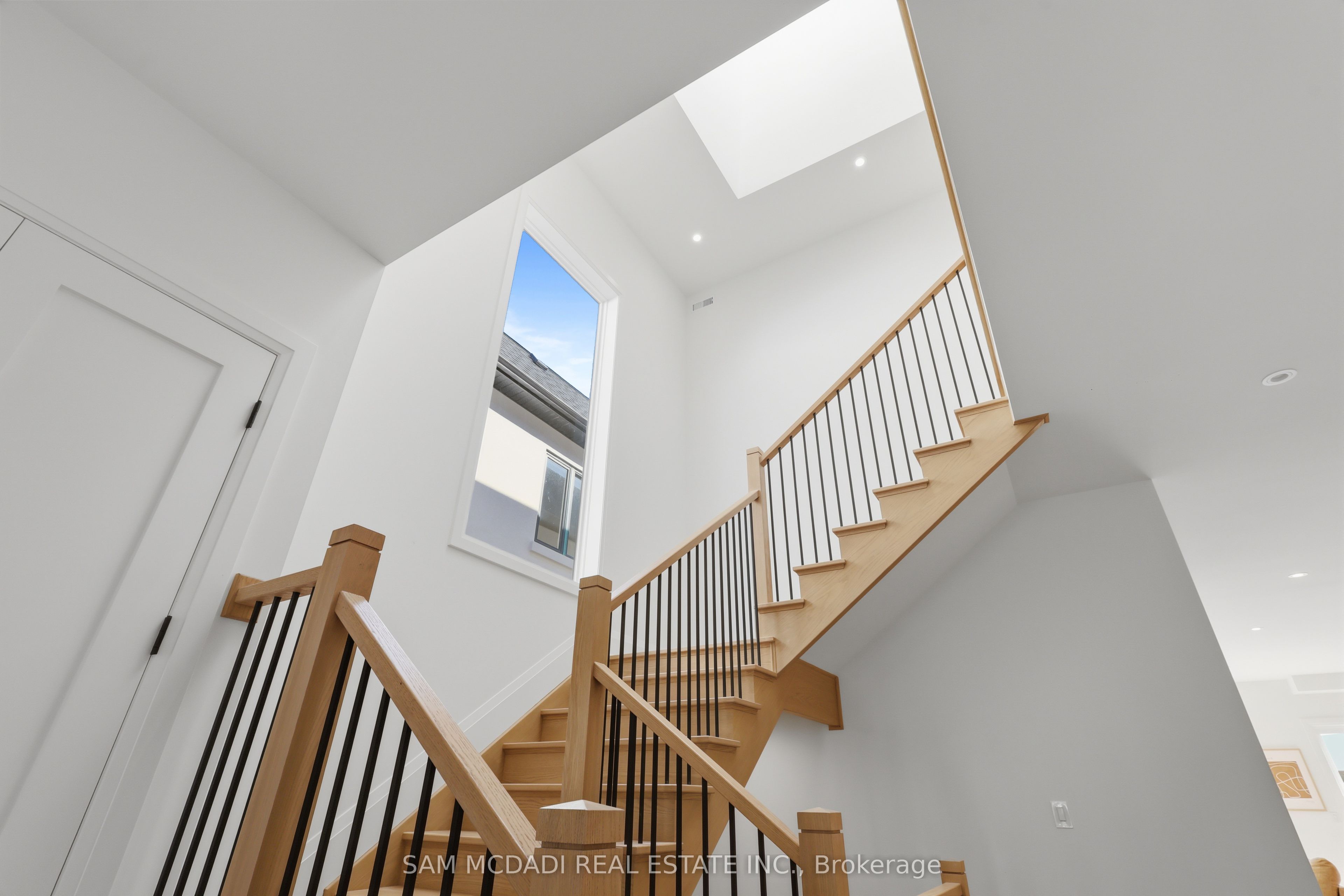 2354 Eighth Line Property Photo 16
