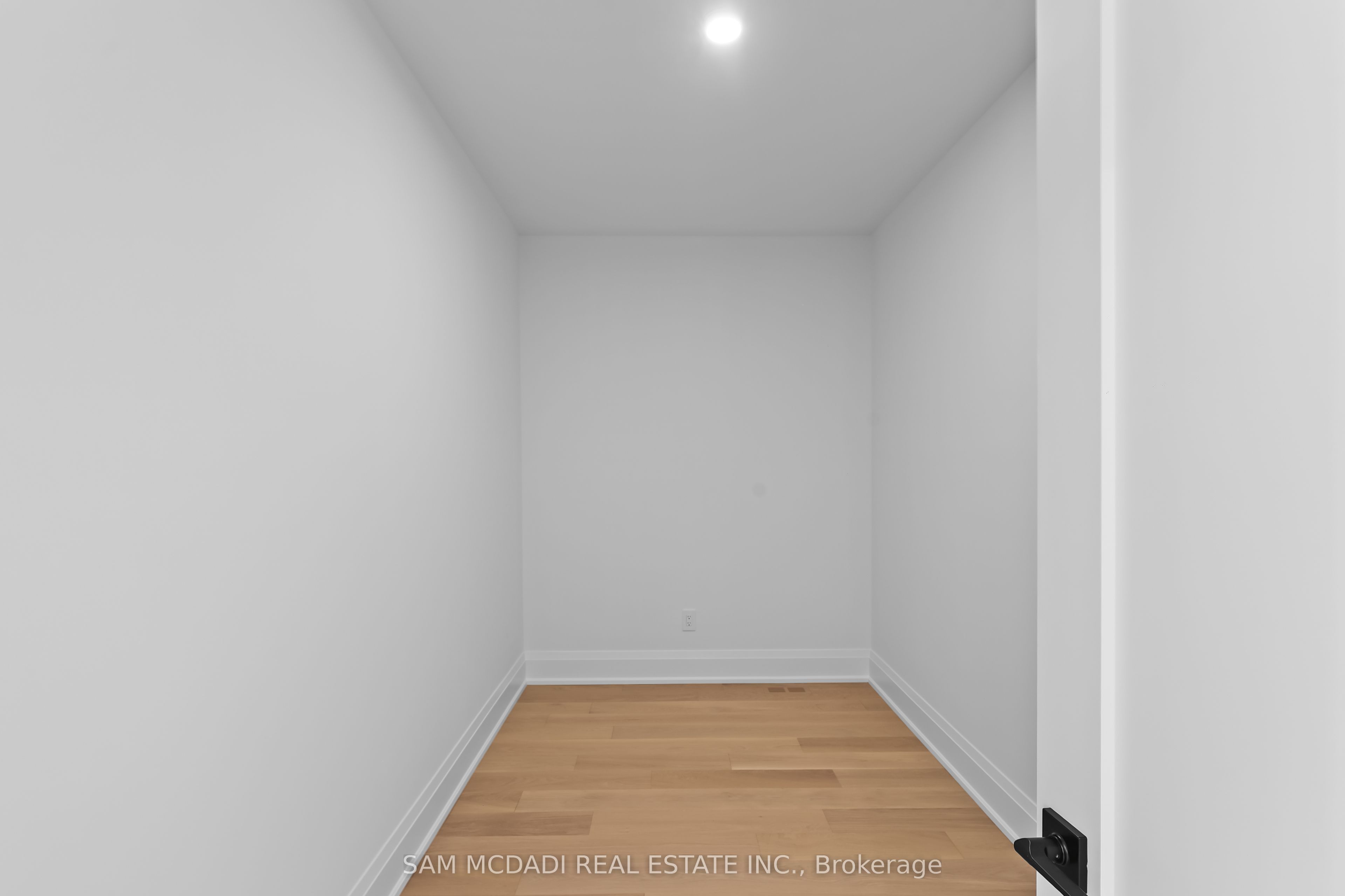 2354 Eighth Line Property Photo 19