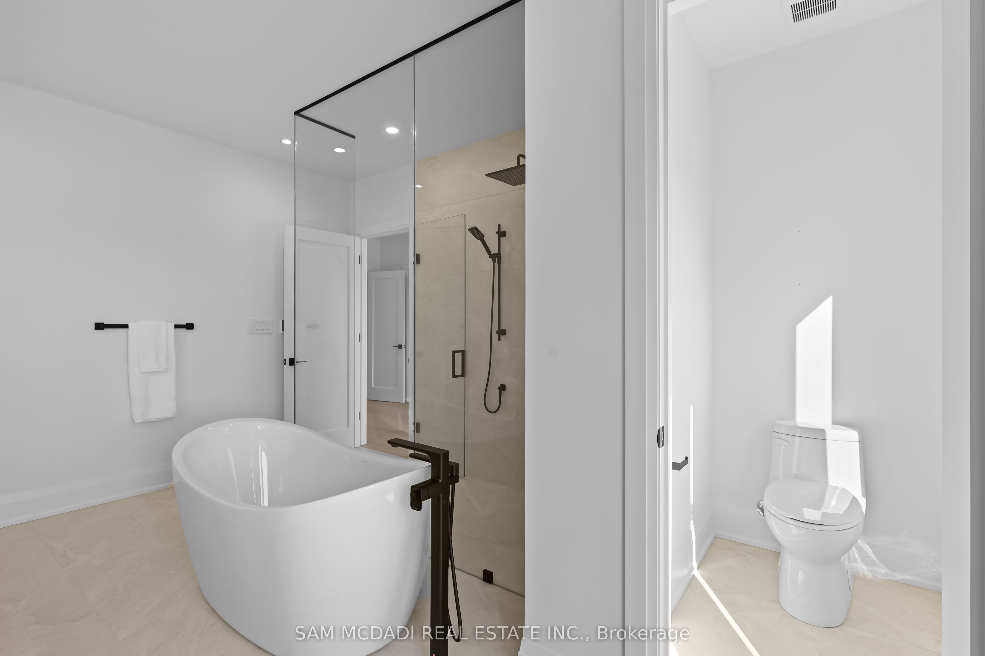 2354 Eighth Line Property Photo 20