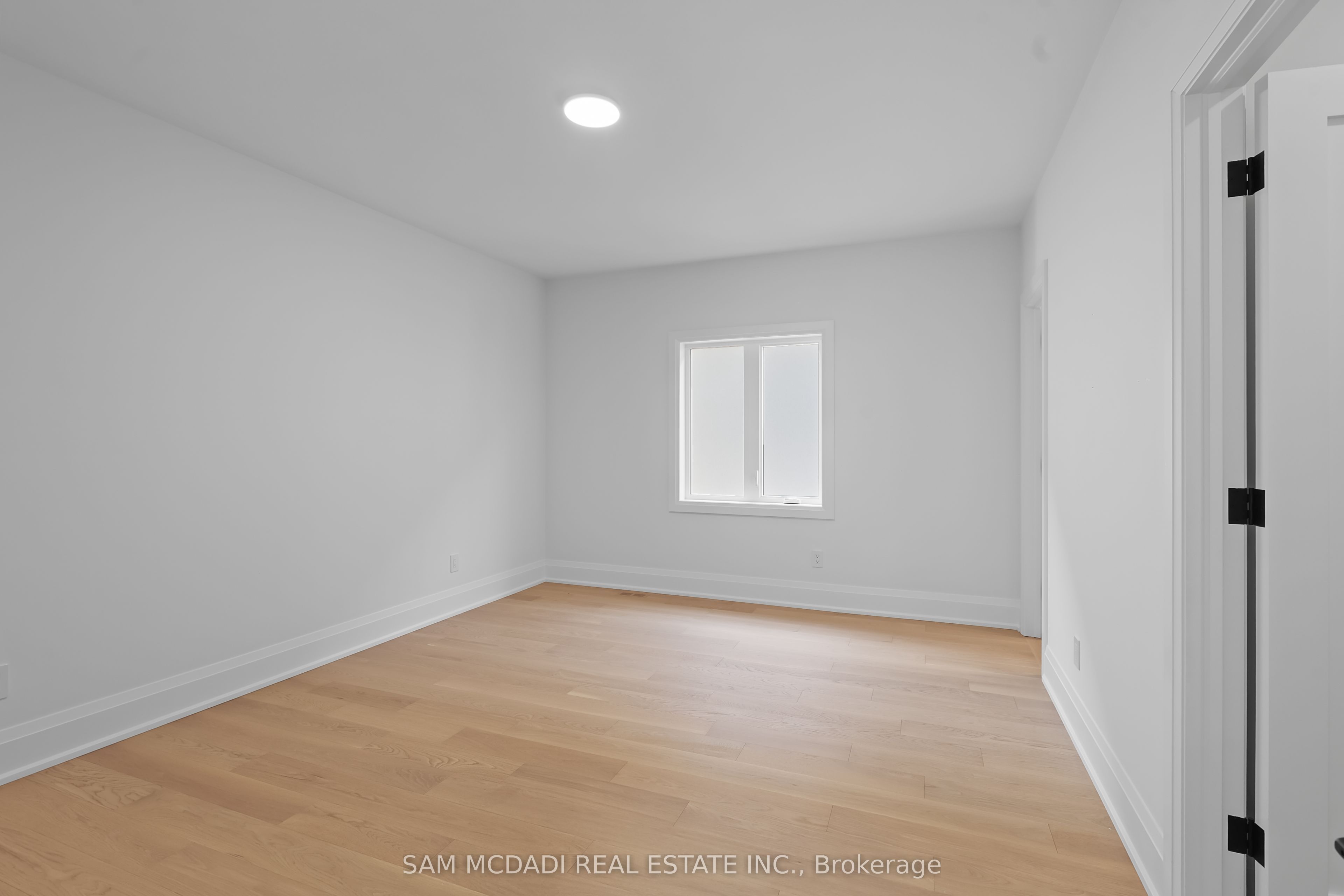 2354 Eighth Line Property Photo 23