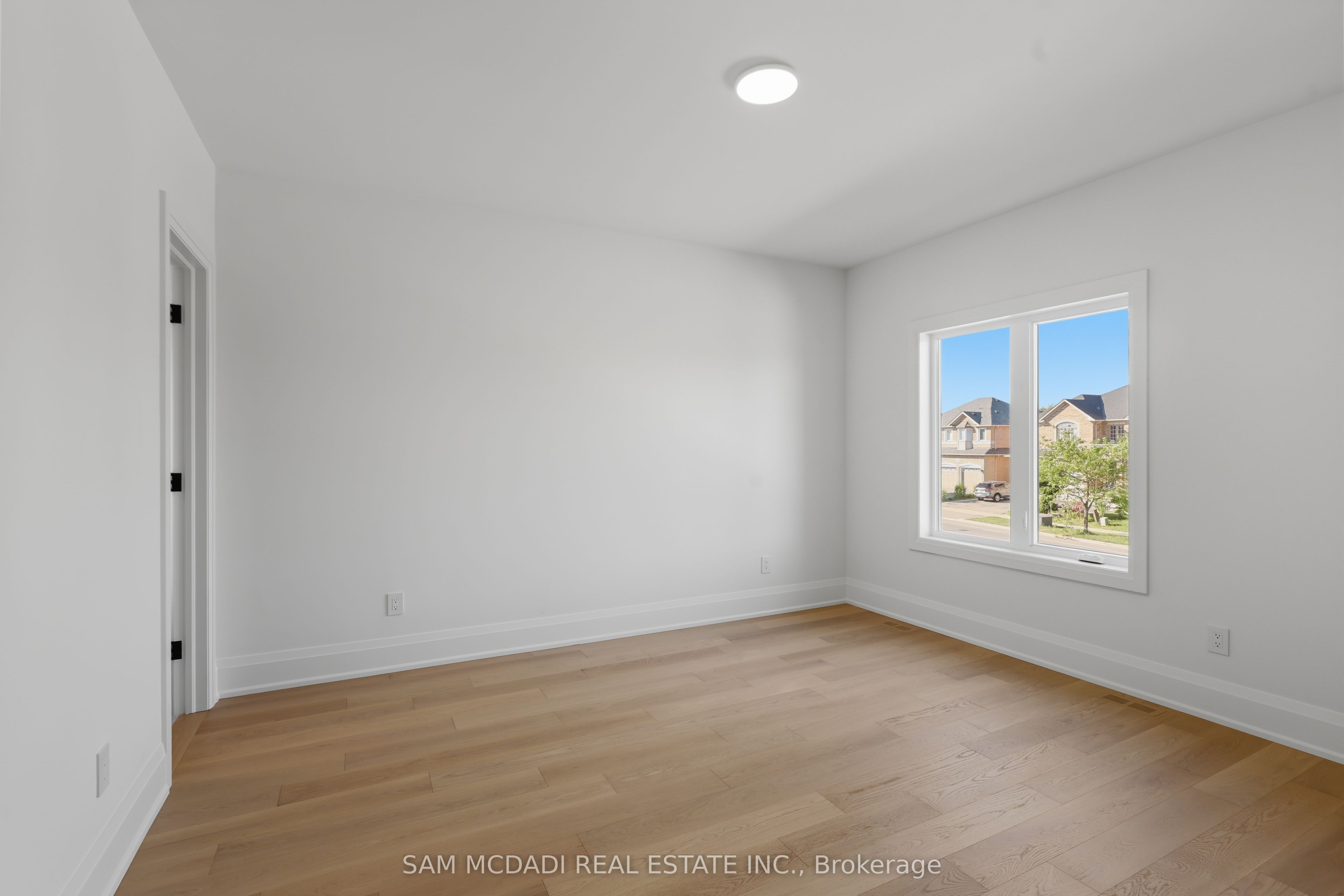 2354 Eighth Line Property Photo 26