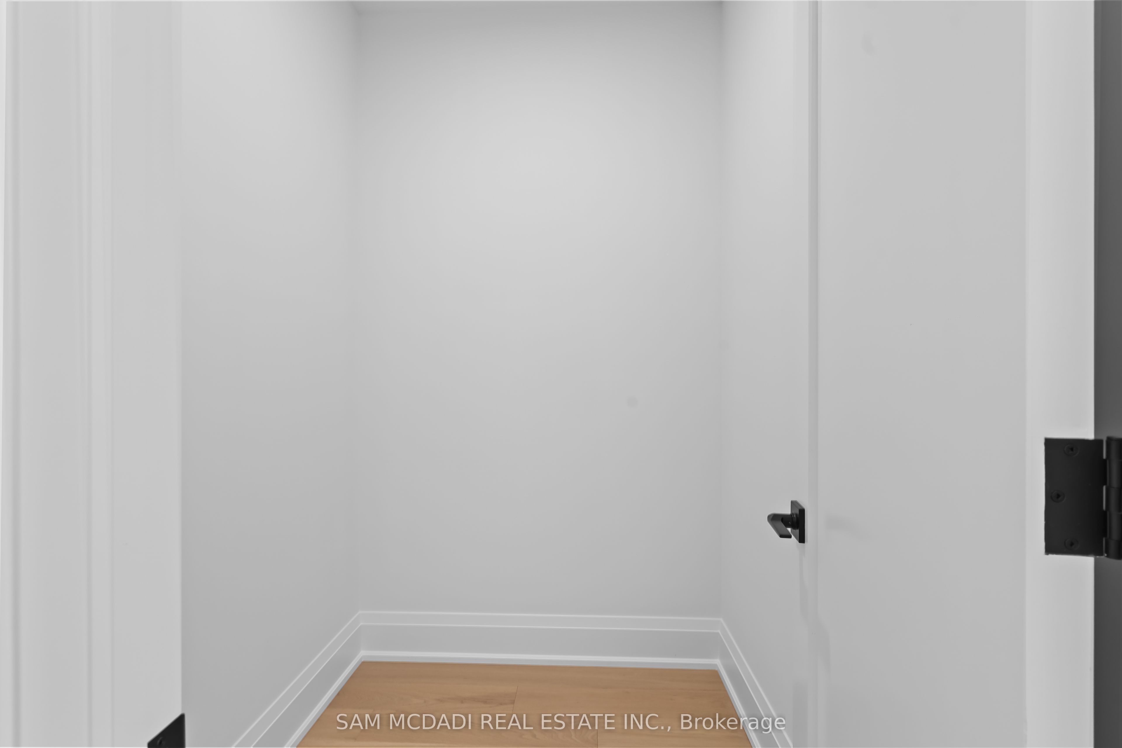 2354 Eighth Line Property Photo 29