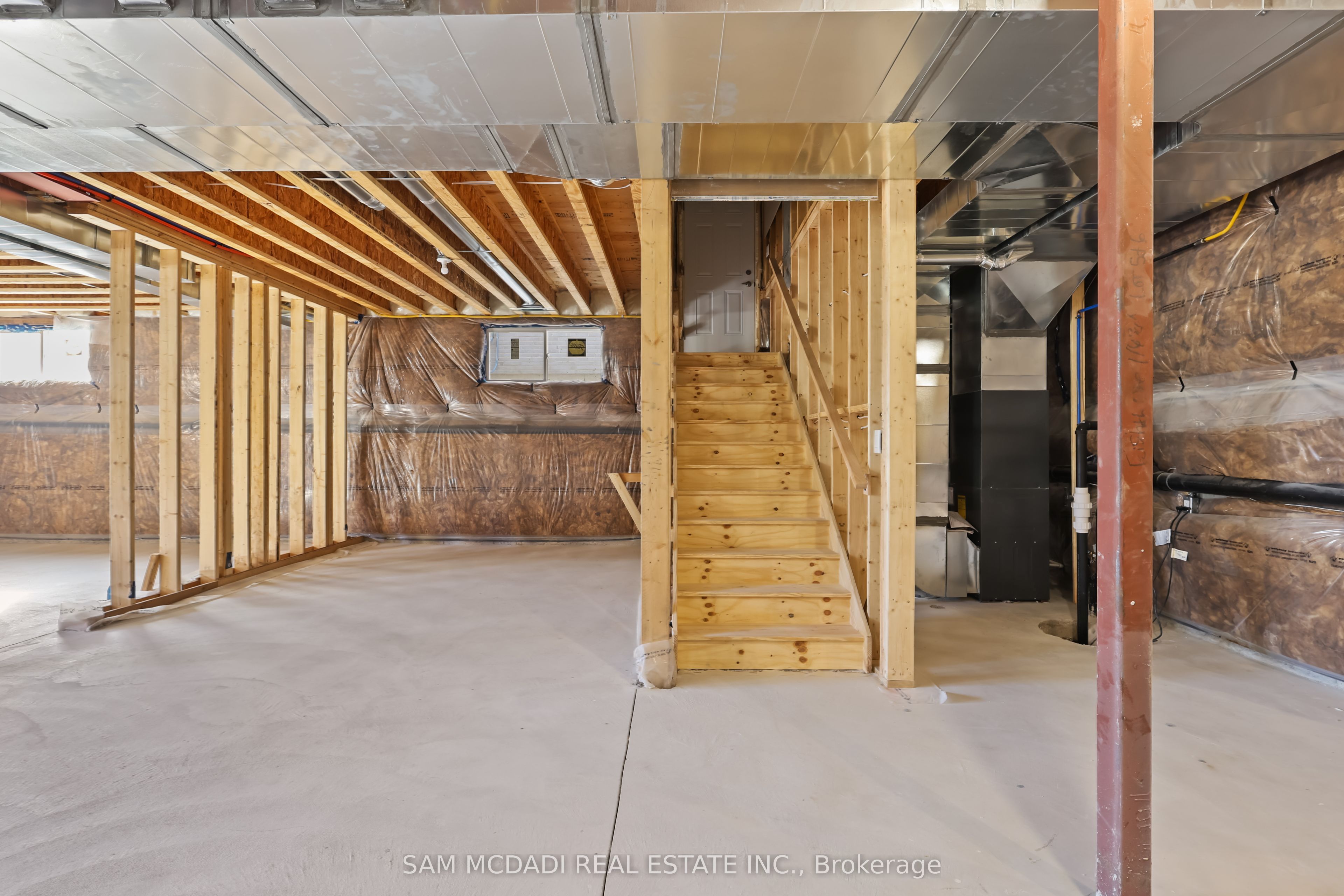 2354 Eighth Line Property Photo 32