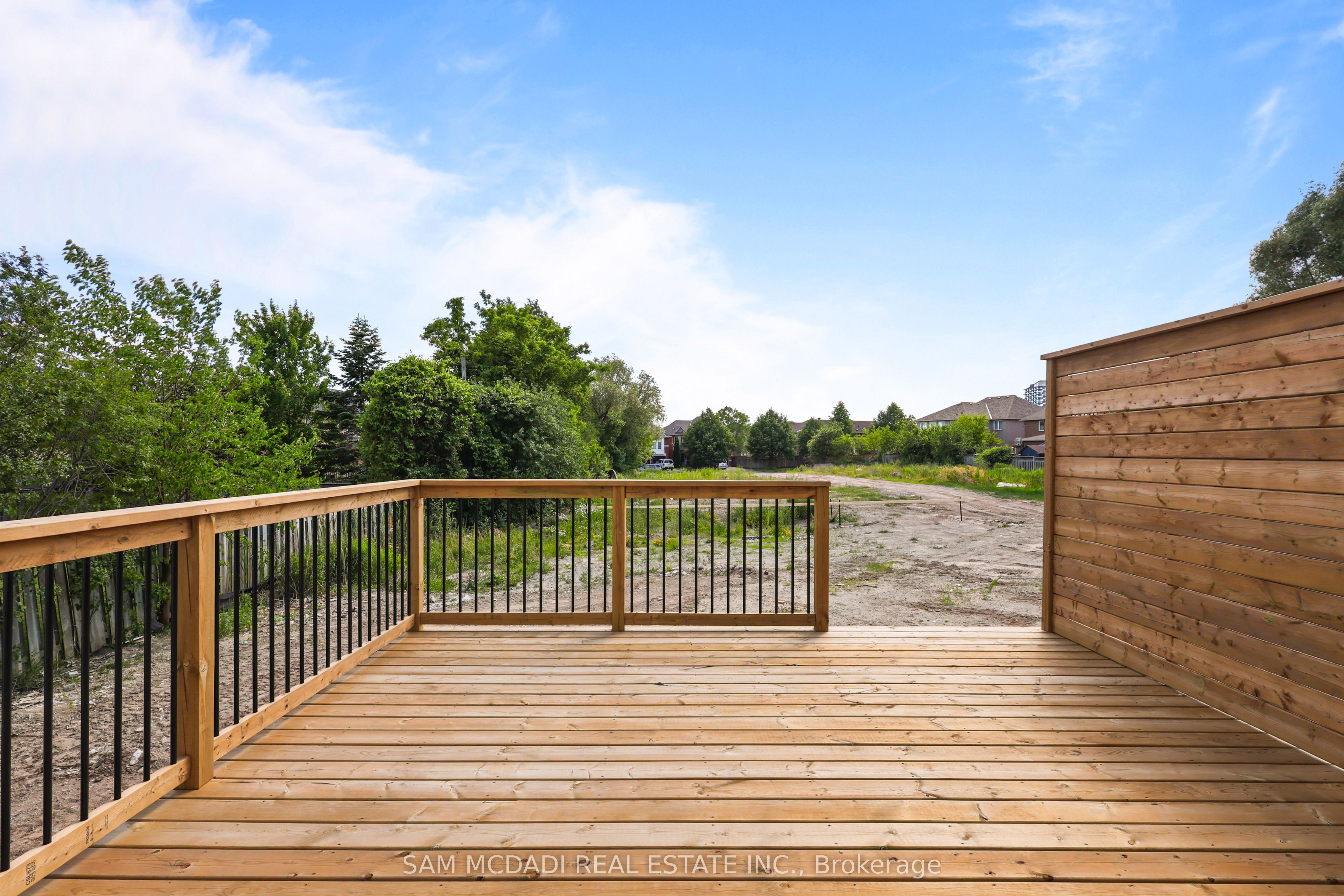 2350 Eighth Line Property Photo 19