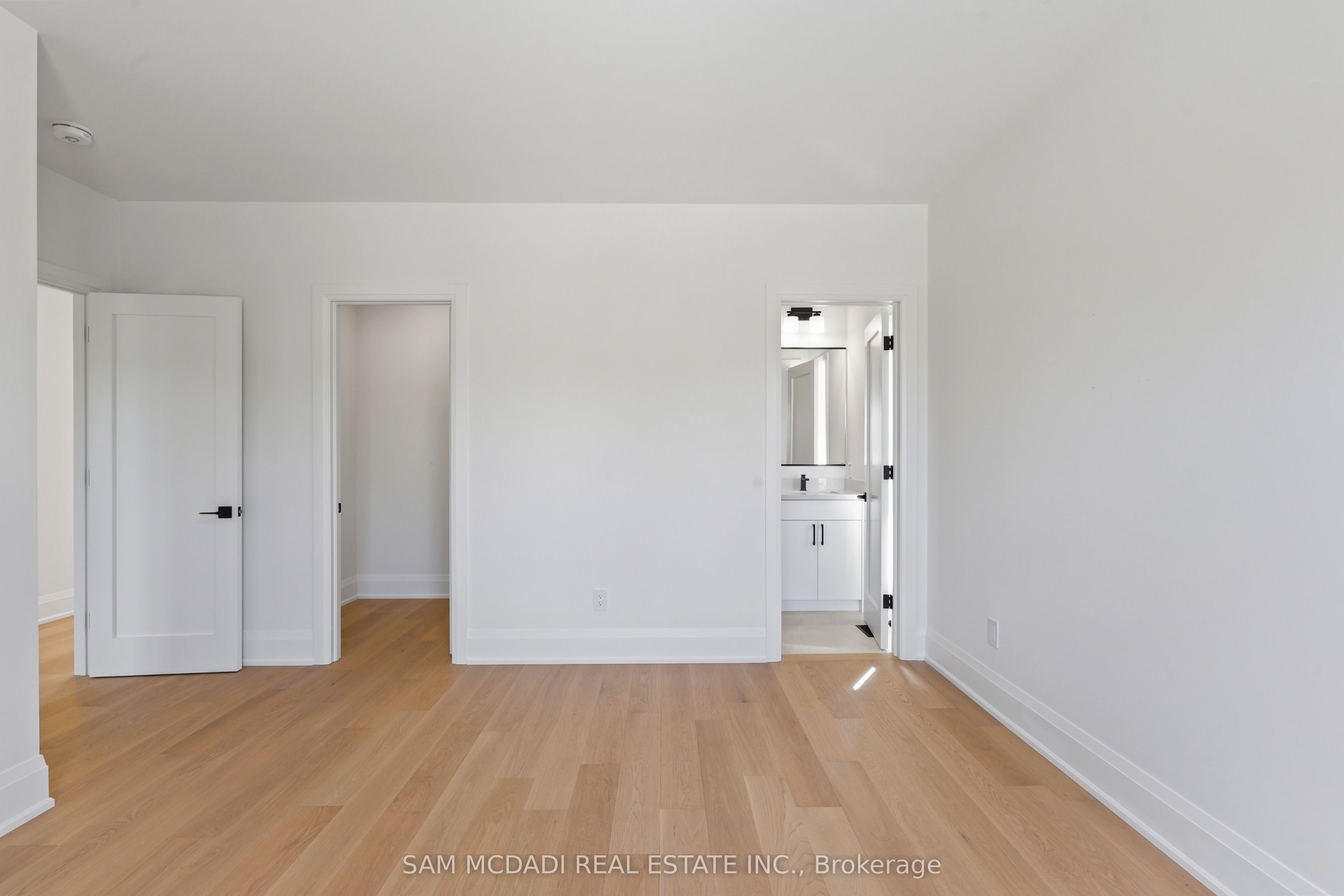 2350 Eighth Line Property Photo 37
