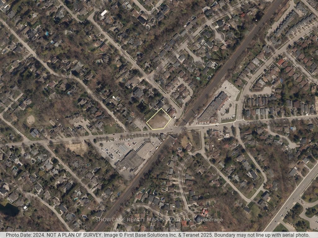 1139 Lorne Park Road Property Photo 6