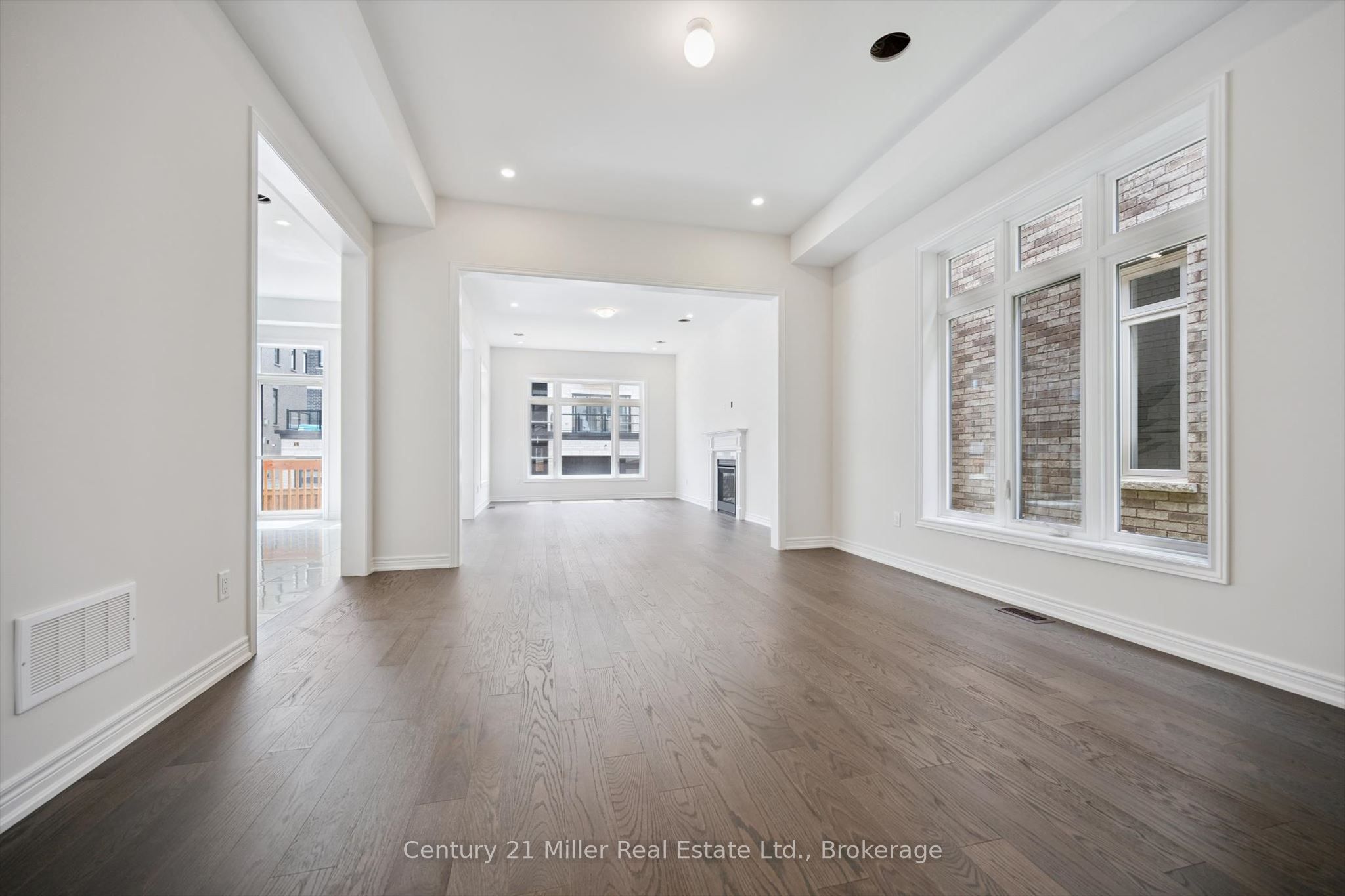 3262 Millicent Avenue Property Photo 6