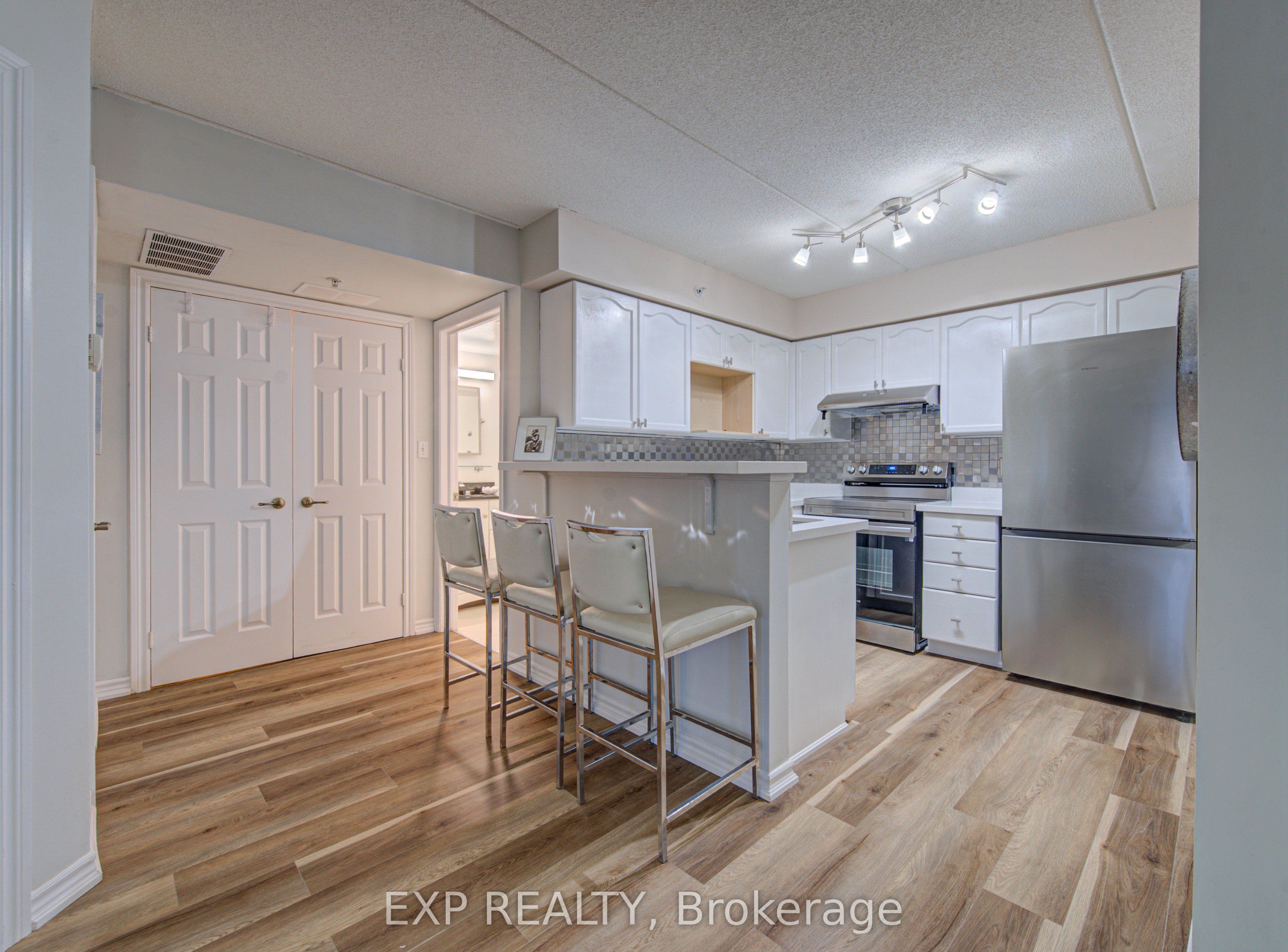 1490 Bishops Gate 106 Property Photo 8