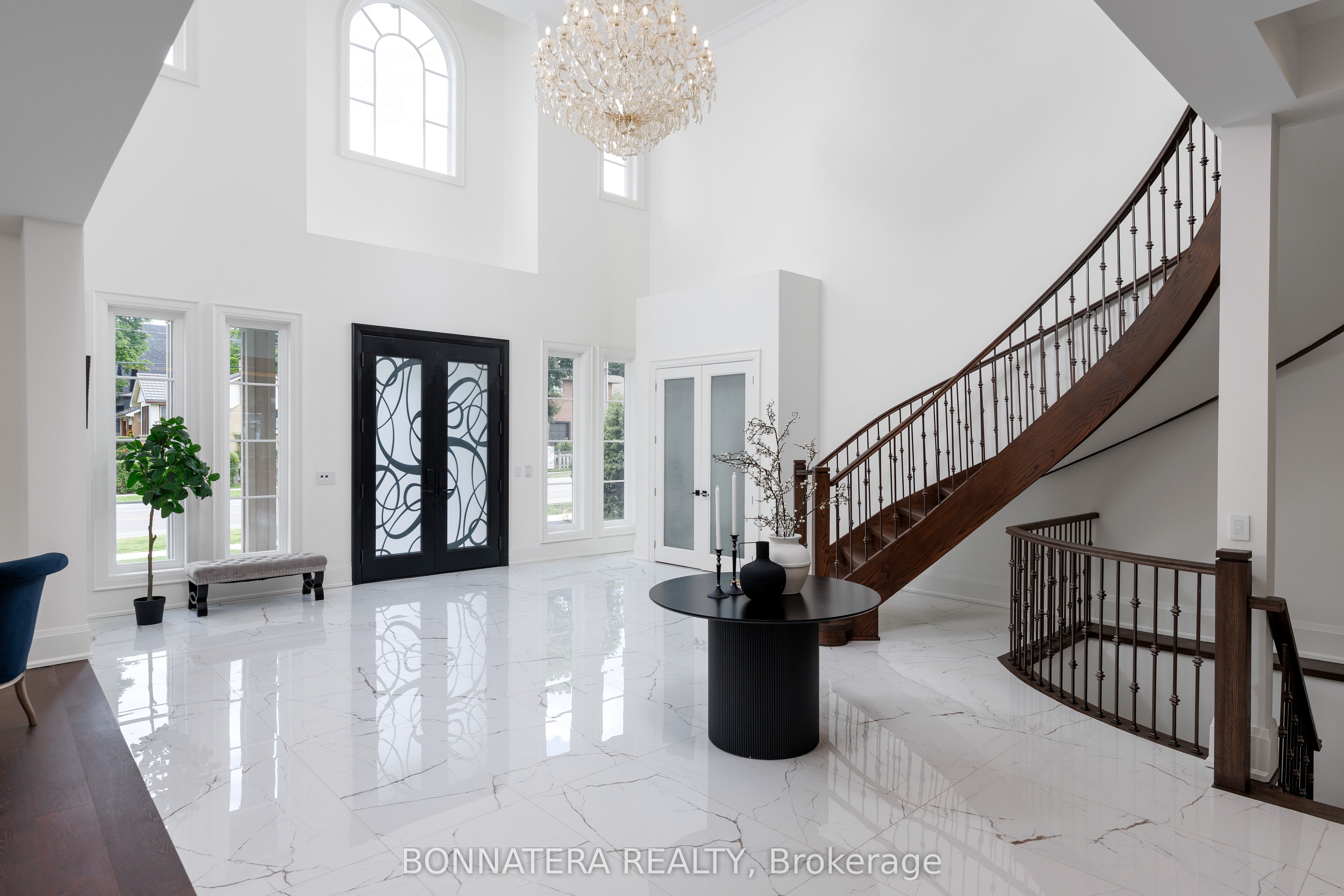1042 Bridge Road Property Photo 3