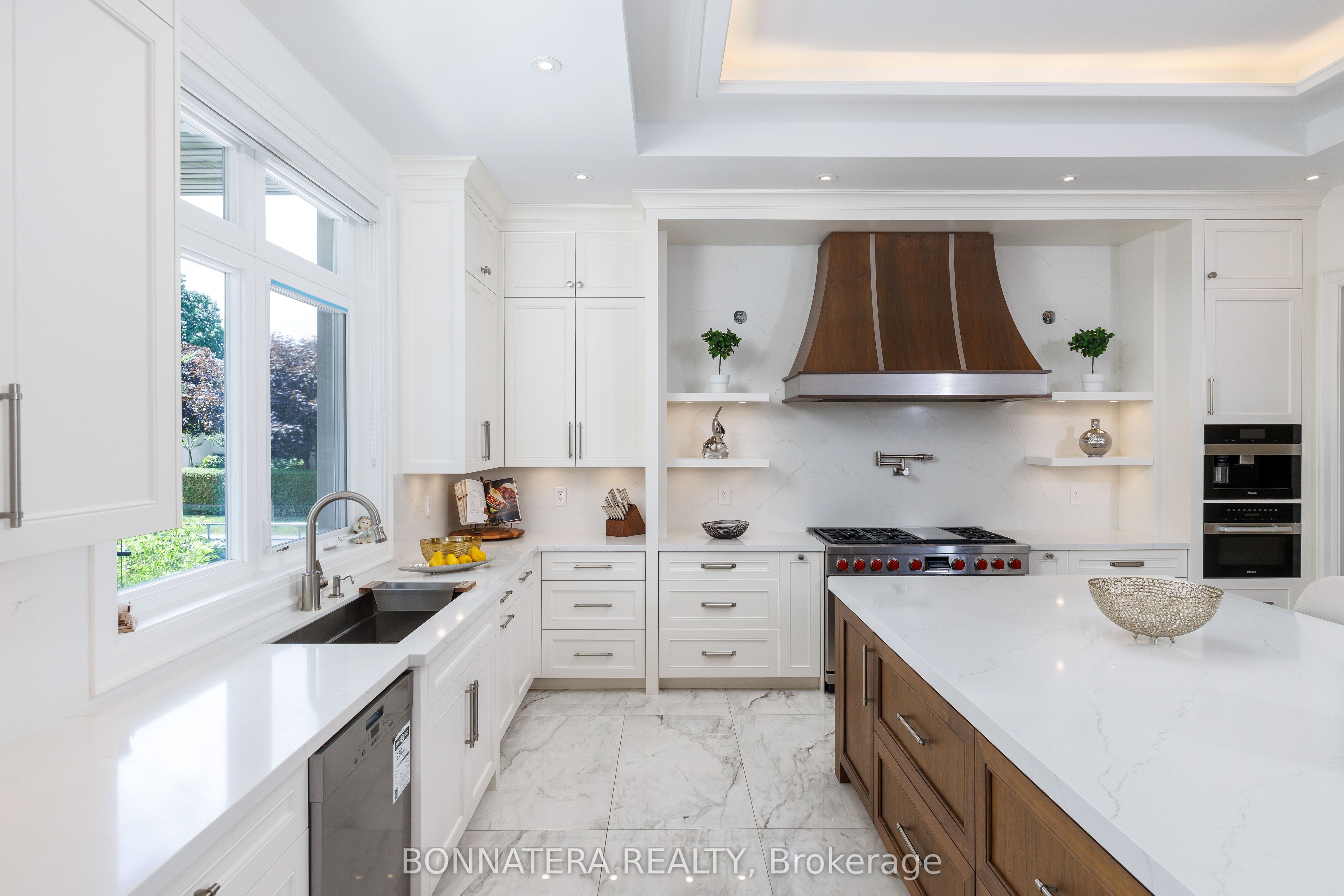 1042 Bridge Road Property Photo 14