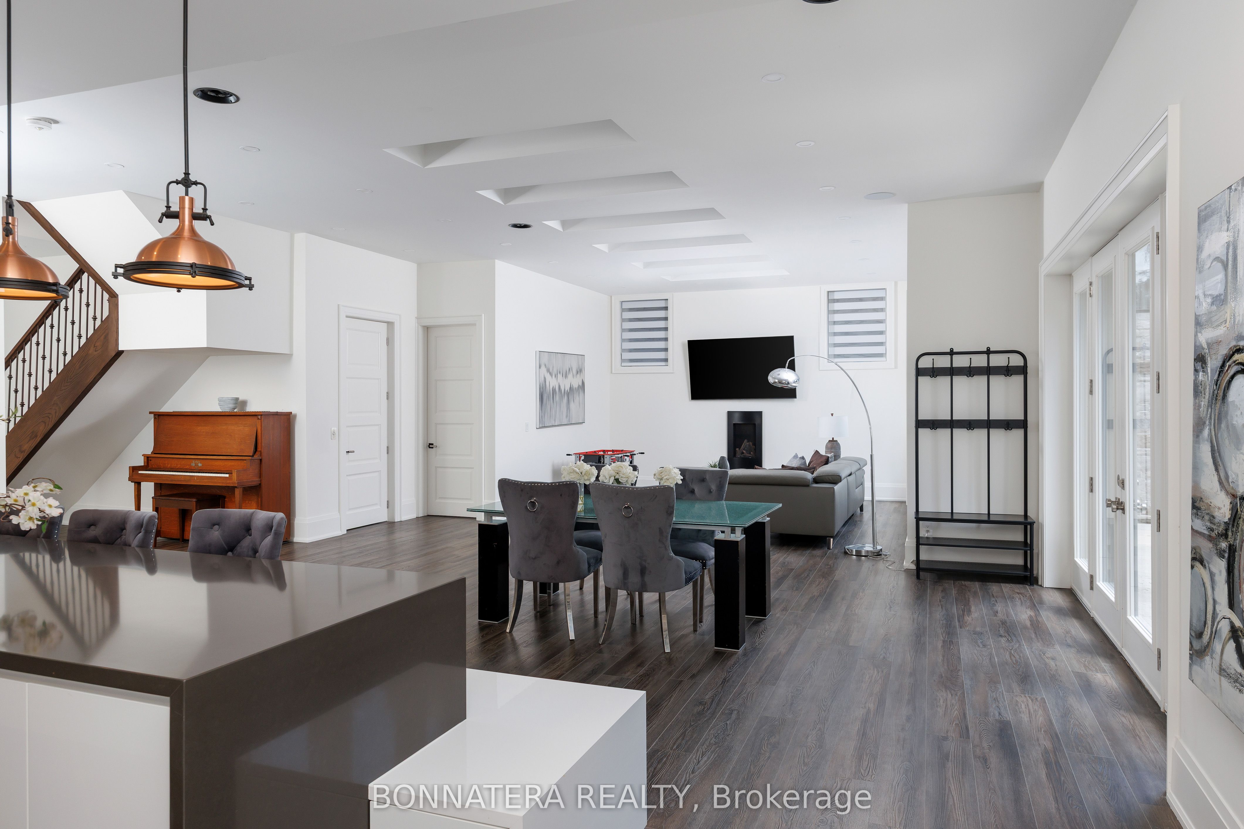 1042 Bridge Road Property Photo 44