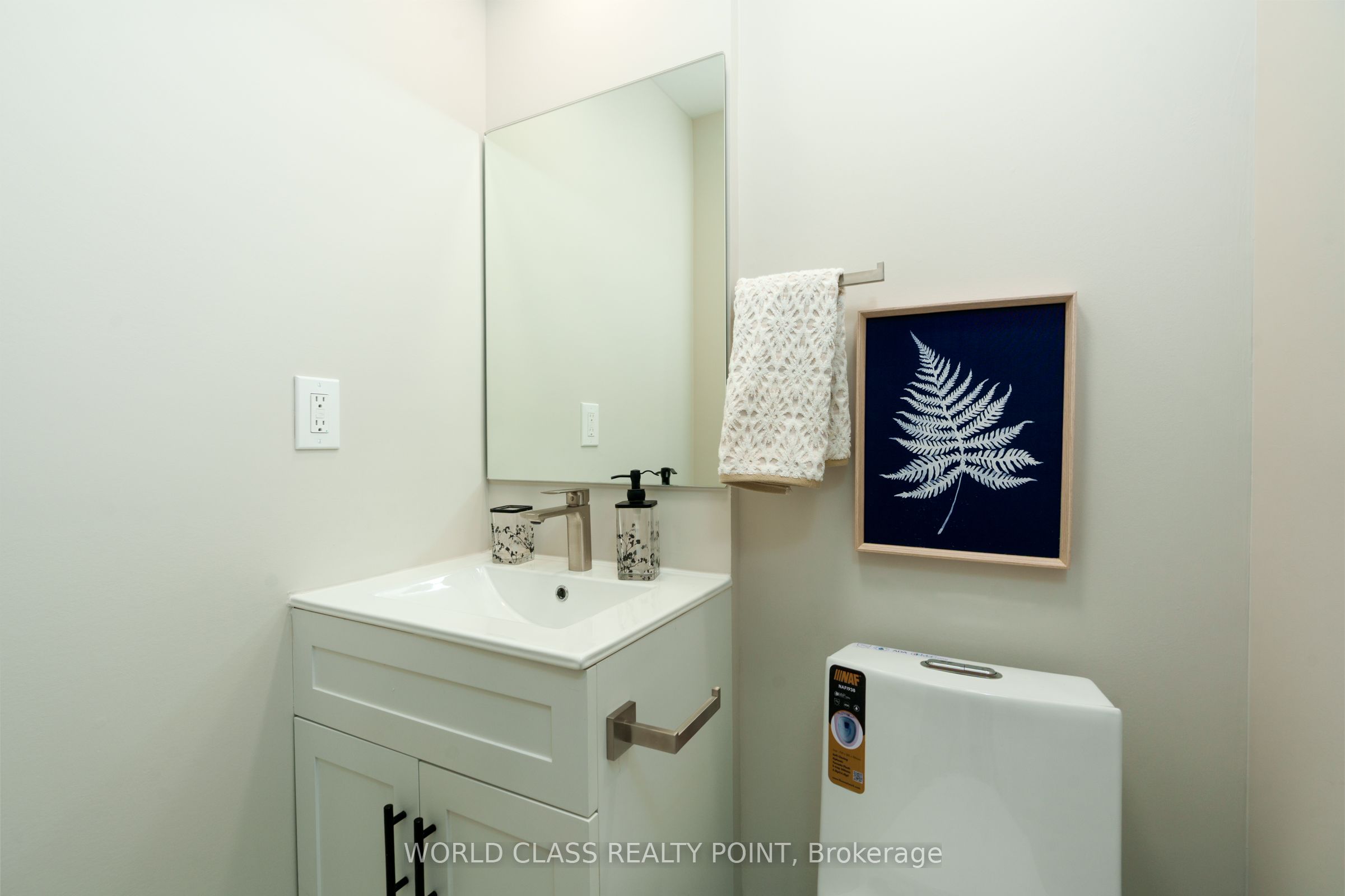 4272 Sawmill Valley Drive Property Photo 11