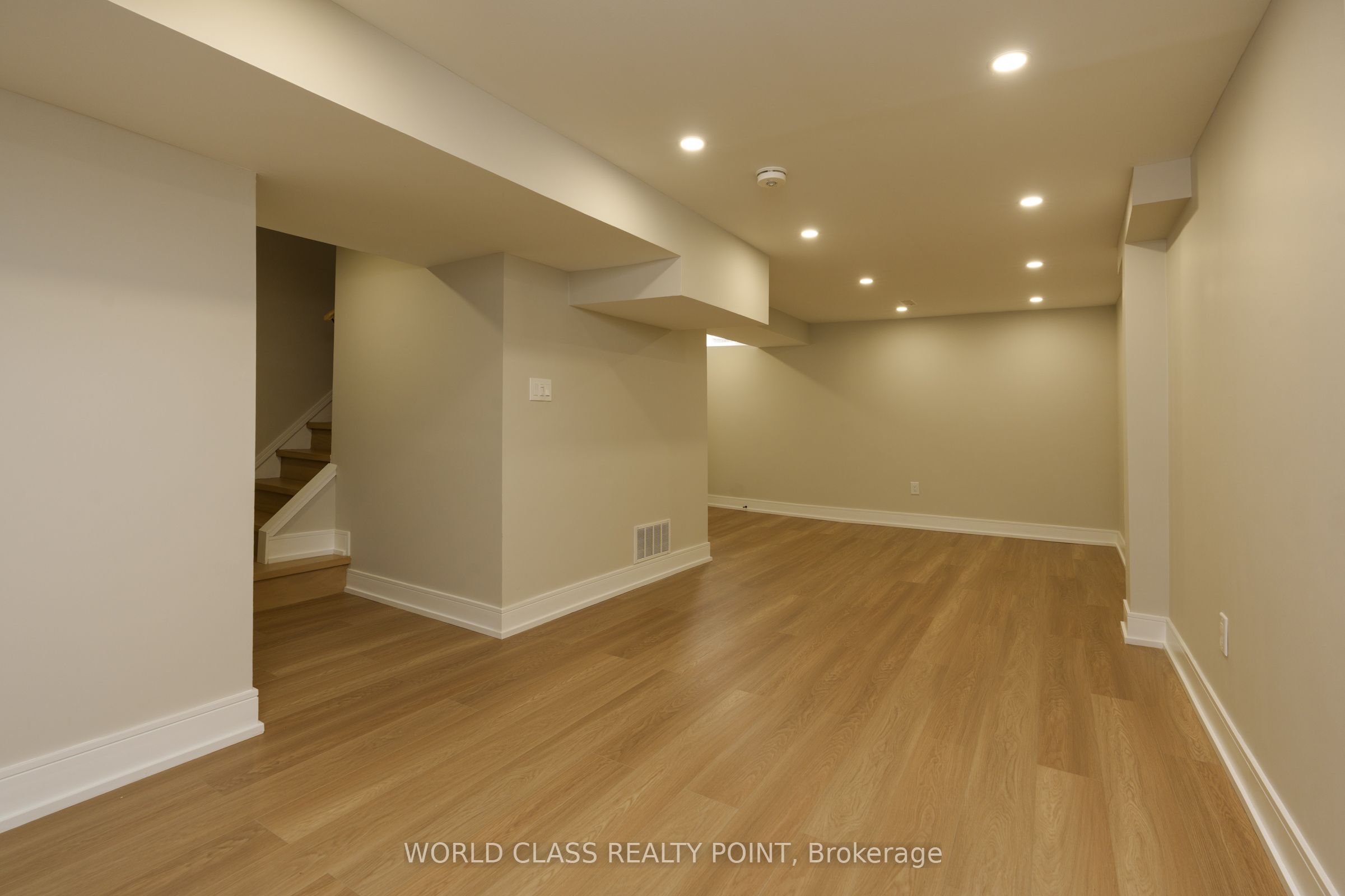 4272 Sawmill Valley Drive Property Photo 20