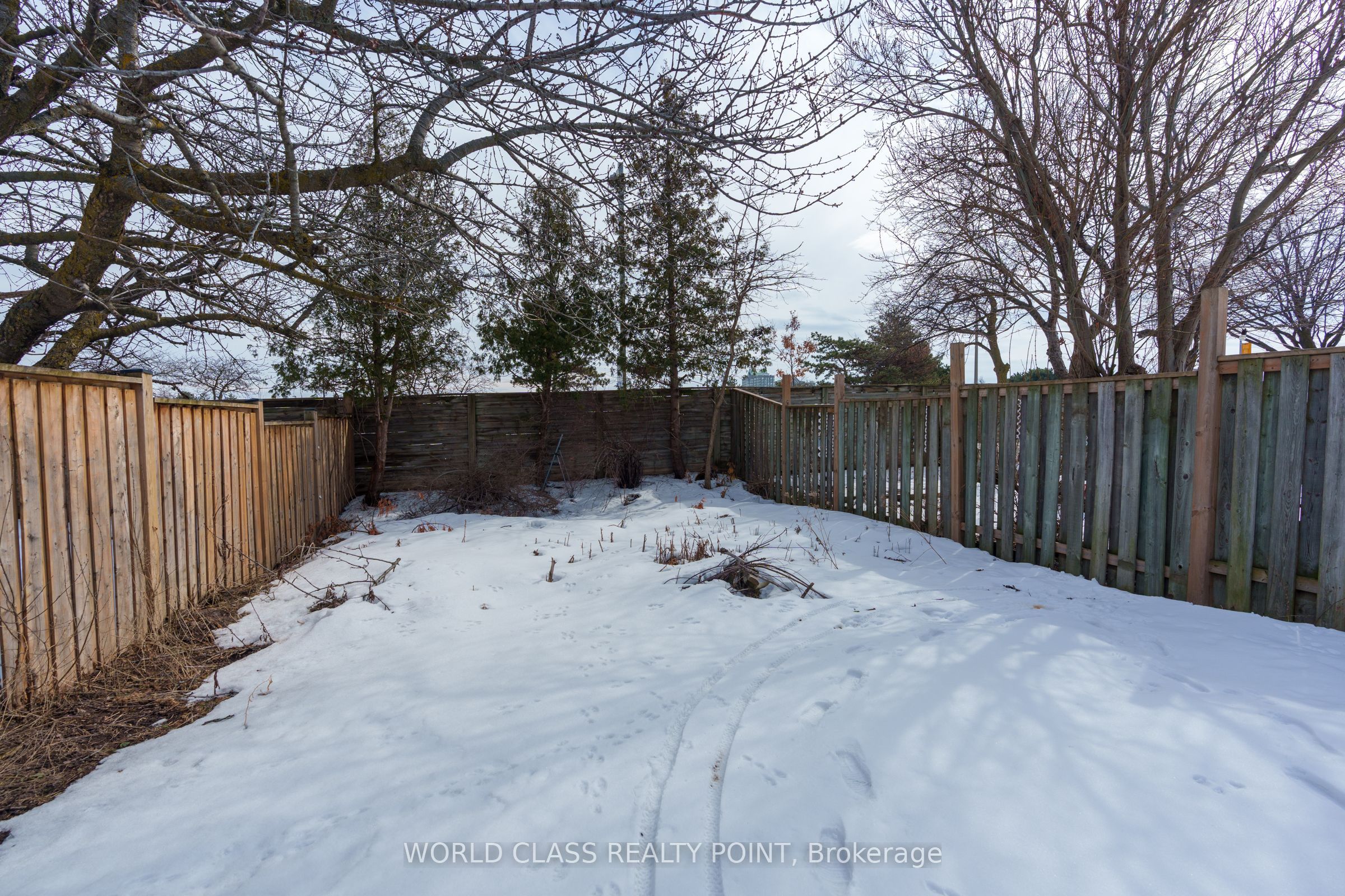 4272 Sawmill Valley Drive Property Photo 24