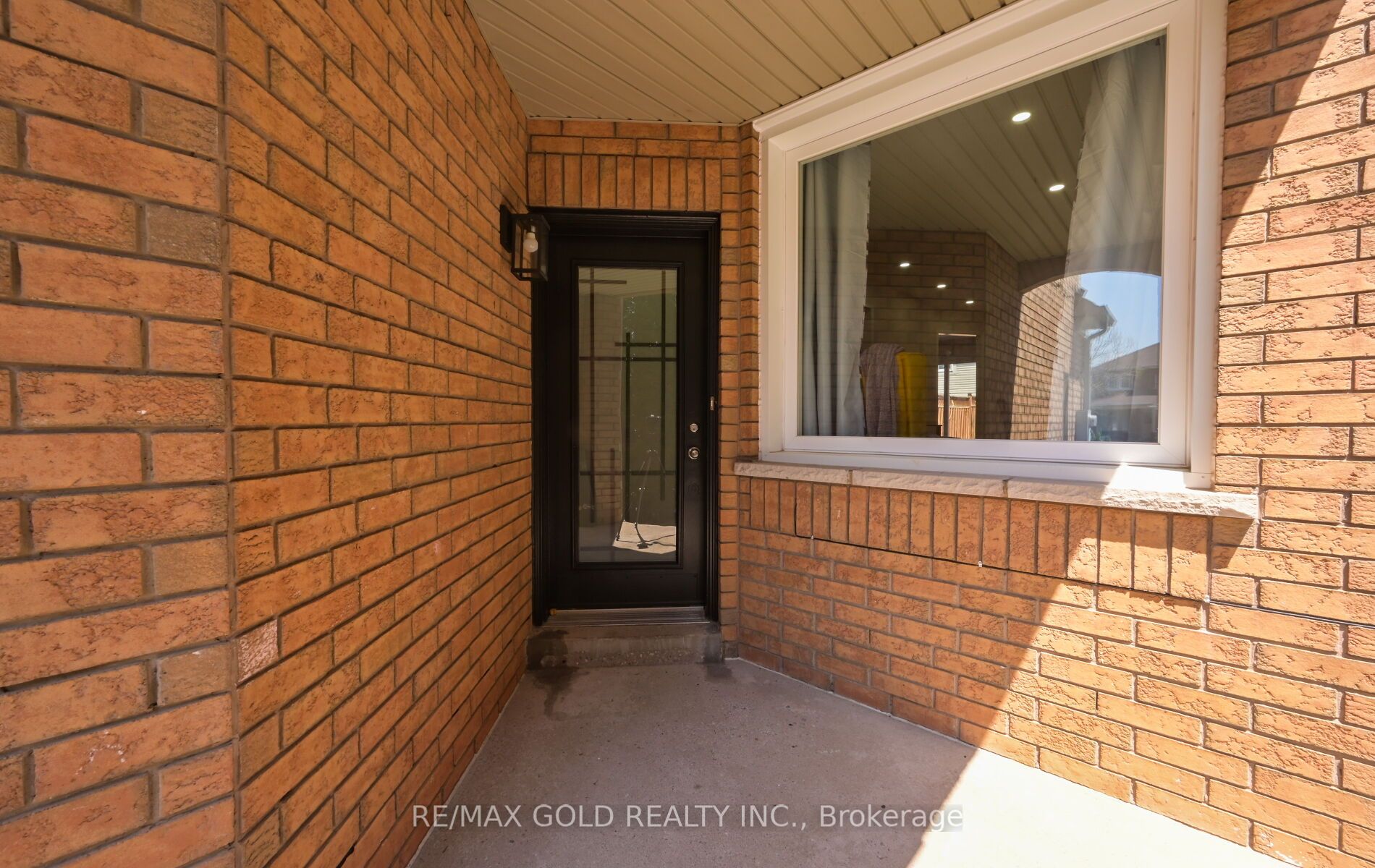 171 Fernforest Drive Property Photo 4