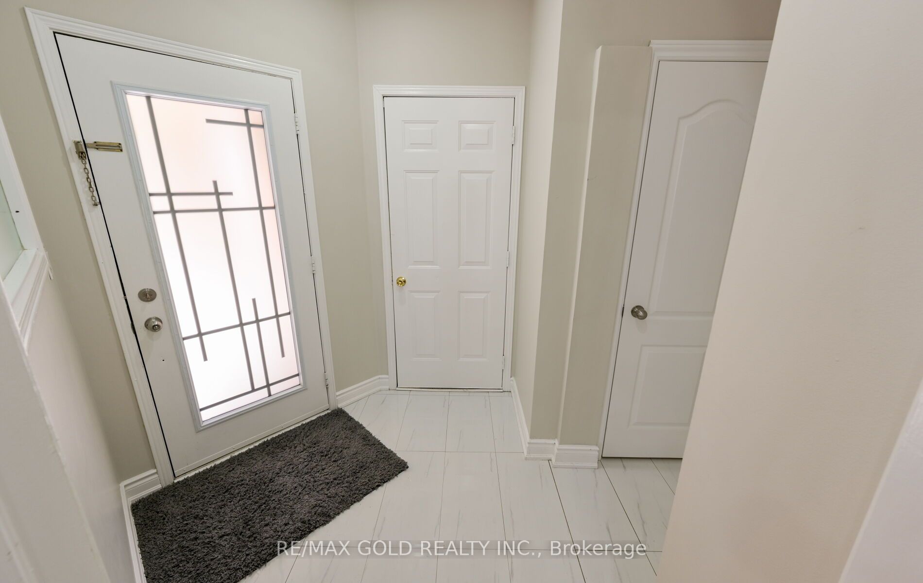 171 Fernforest Drive Property Photo 6