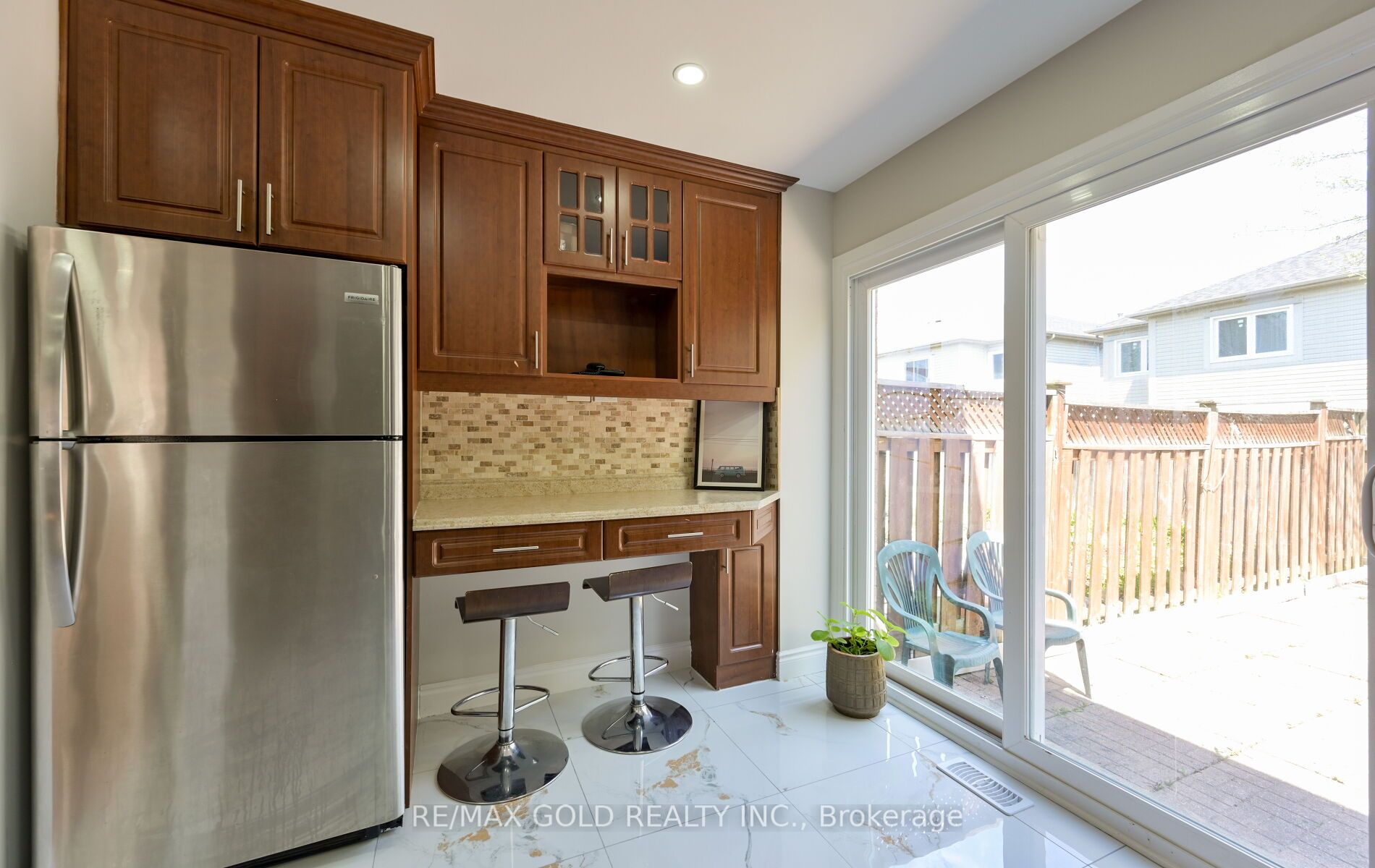171 Fernforest Drive Property Photo 14