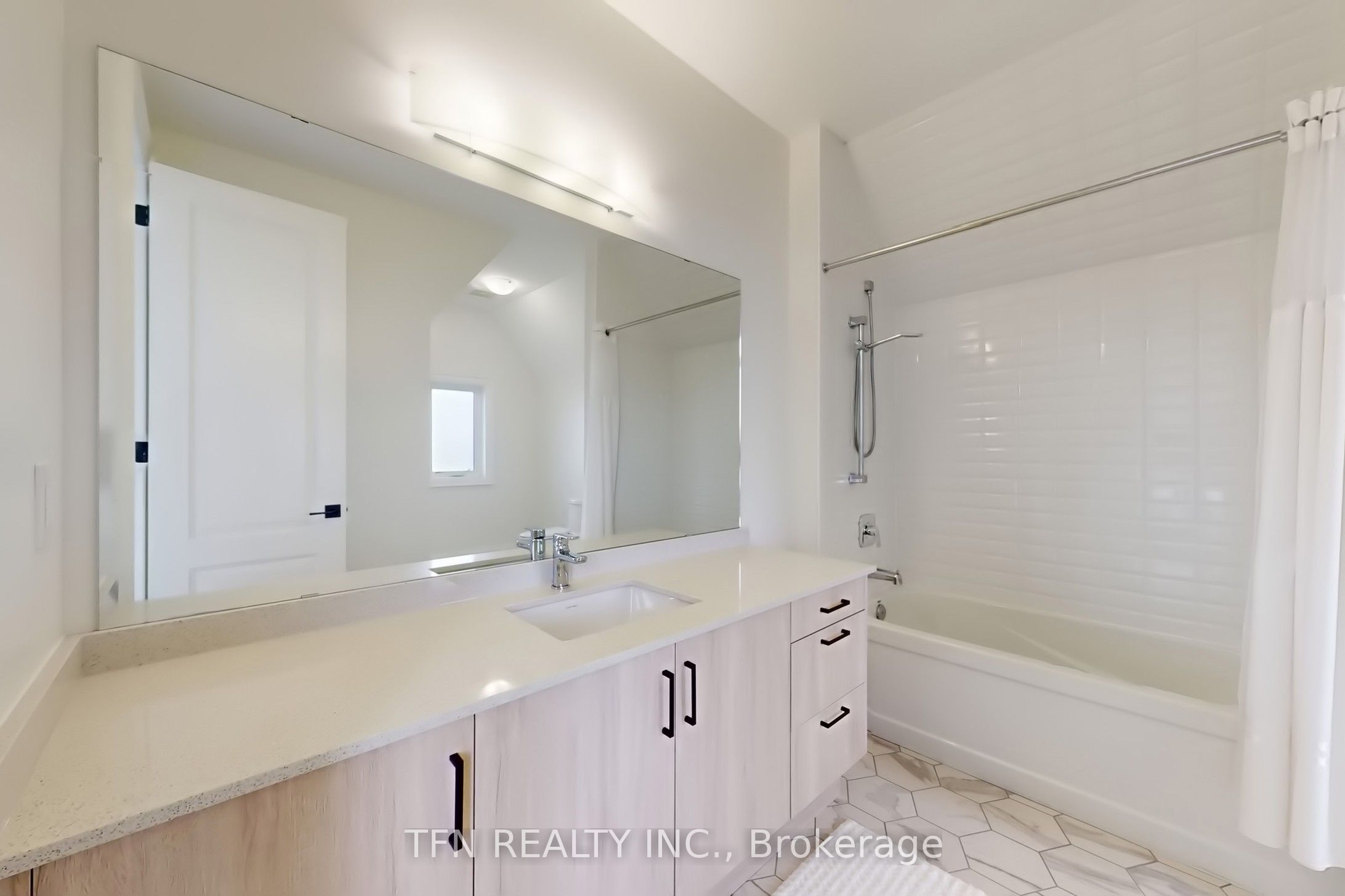 258 Amos Drive Property Photo 28