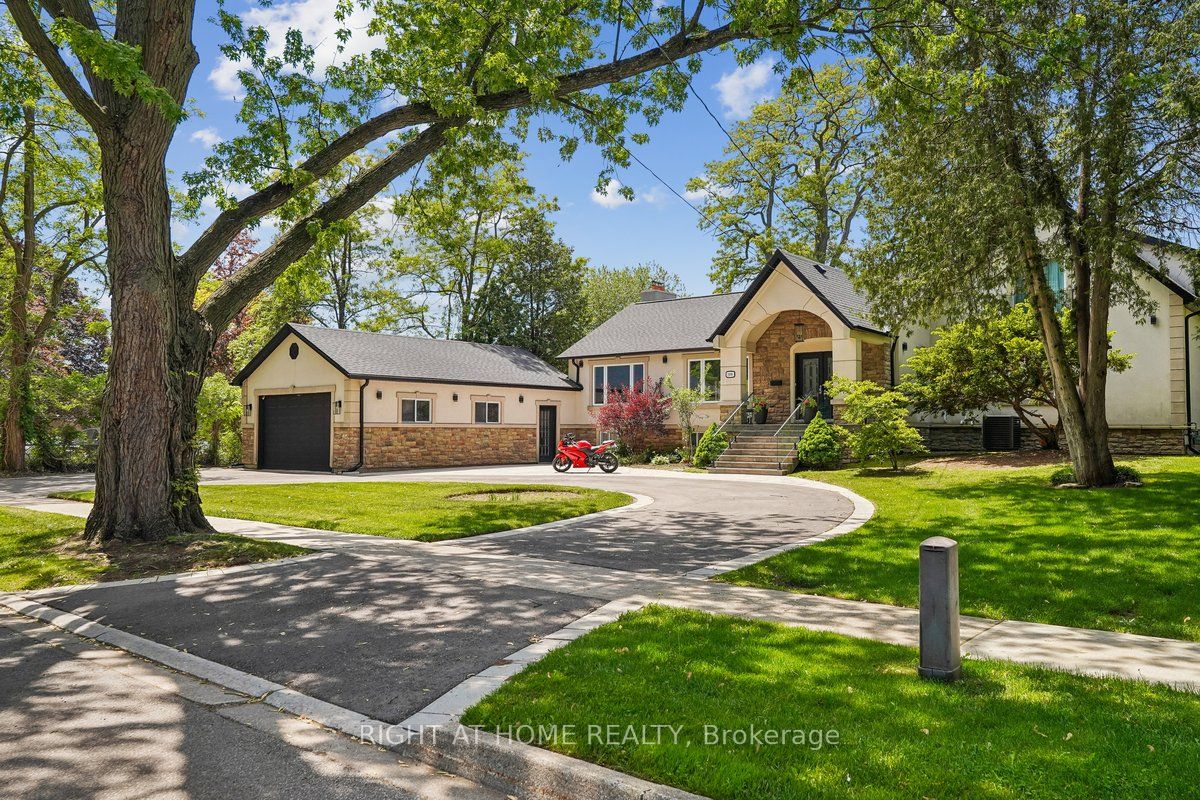 2090 Stonehouse Crescent Property Photo 1