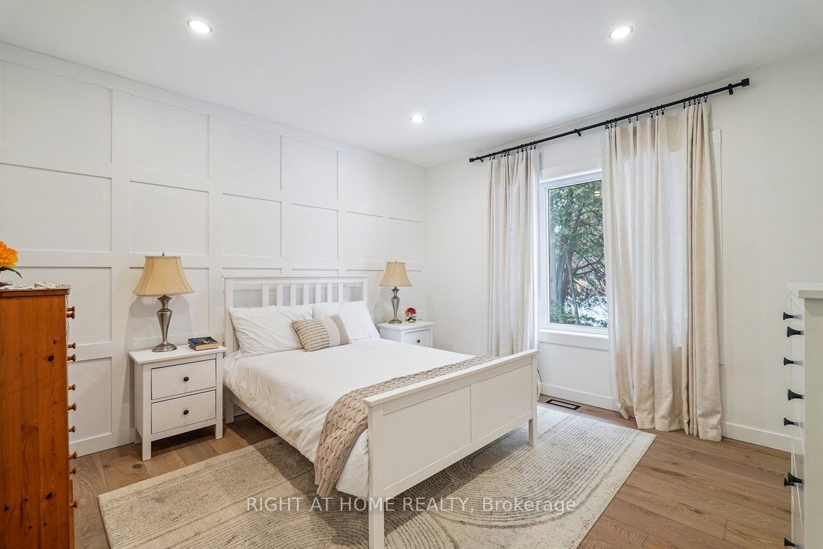 2090 Stonehouse Crescent Property Photo 11