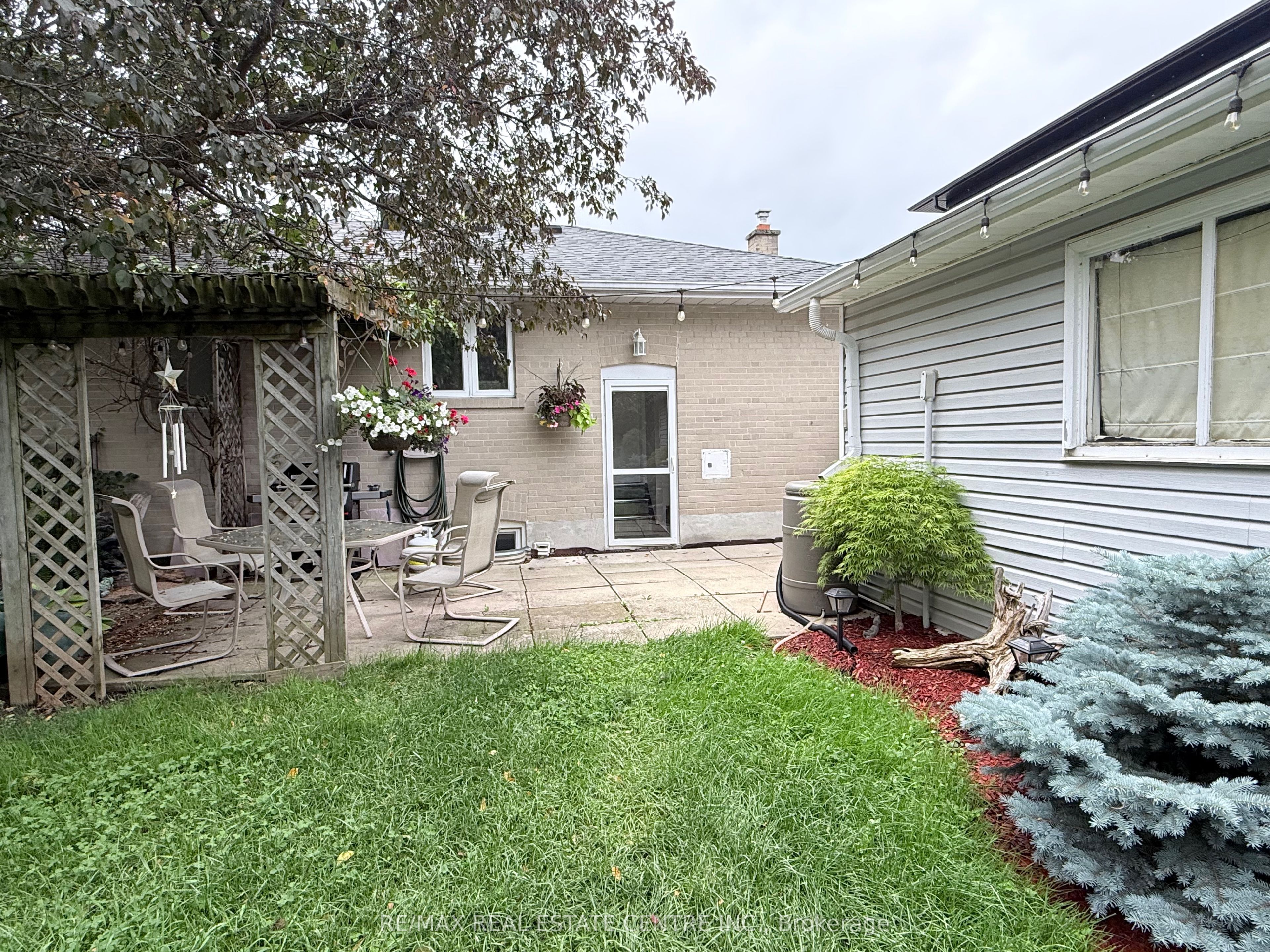 18 Mackenzie Drive Basement Property Photo 21