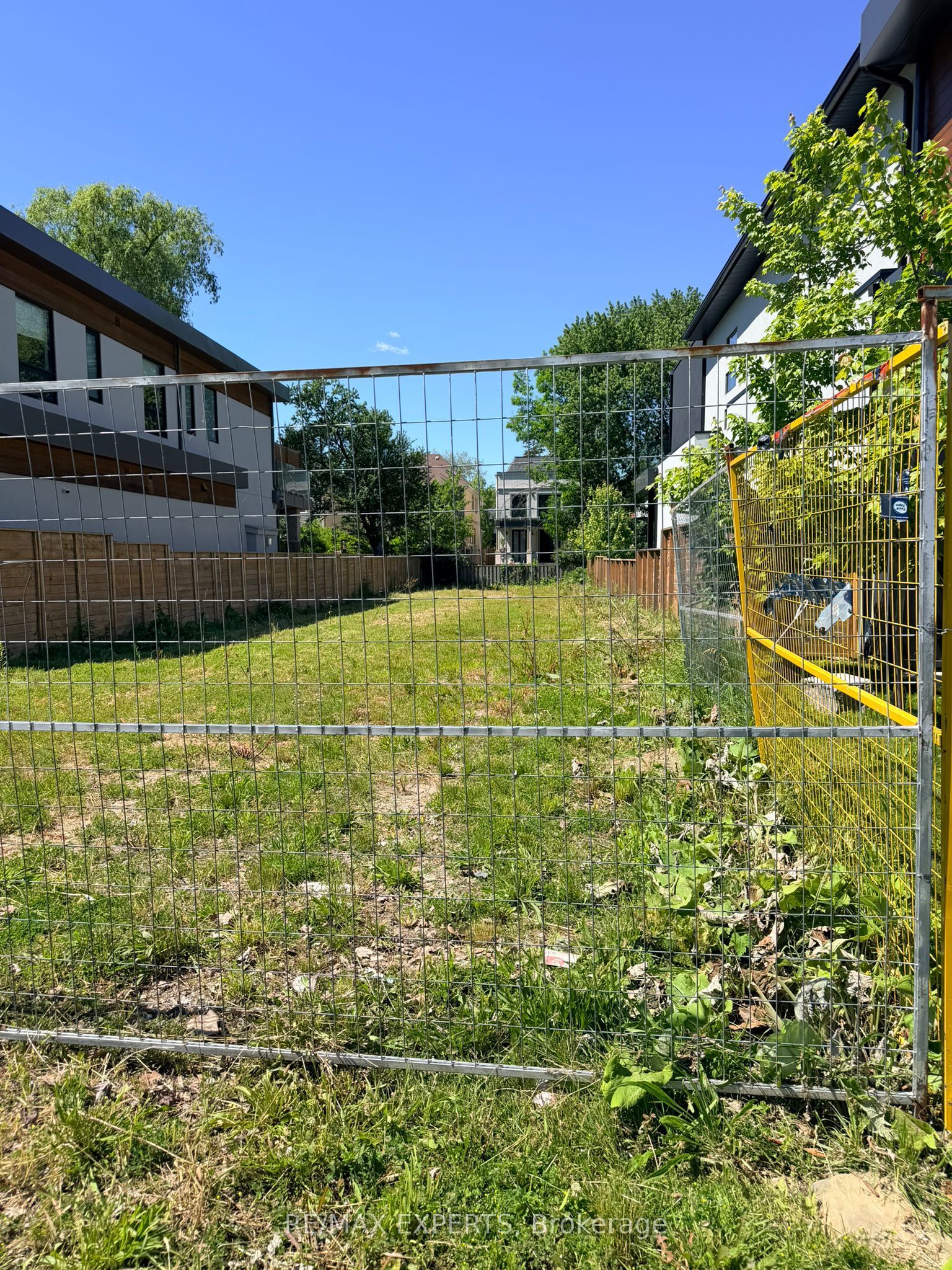 755 Montbeck Crescent Property Photo 4