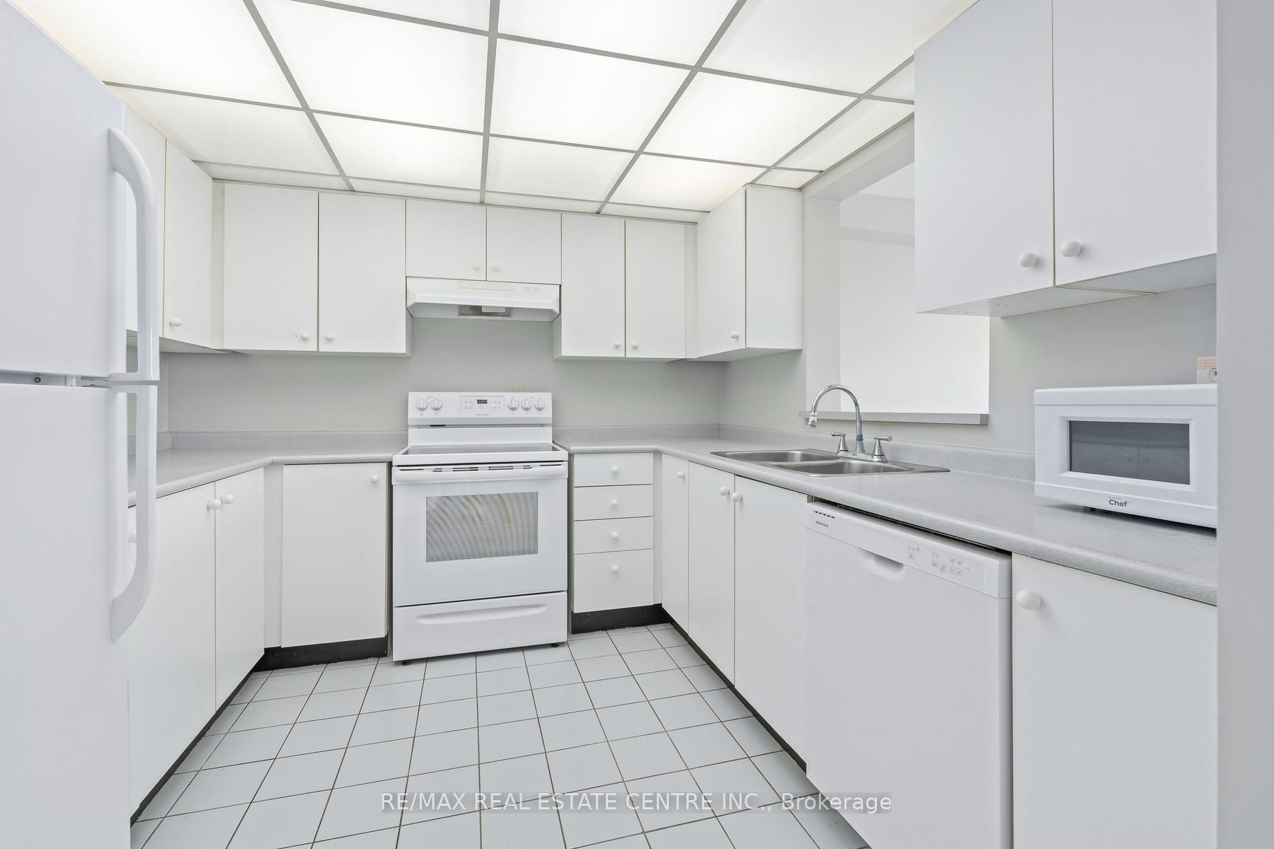 26 Hall Road 406 Property Photo 14