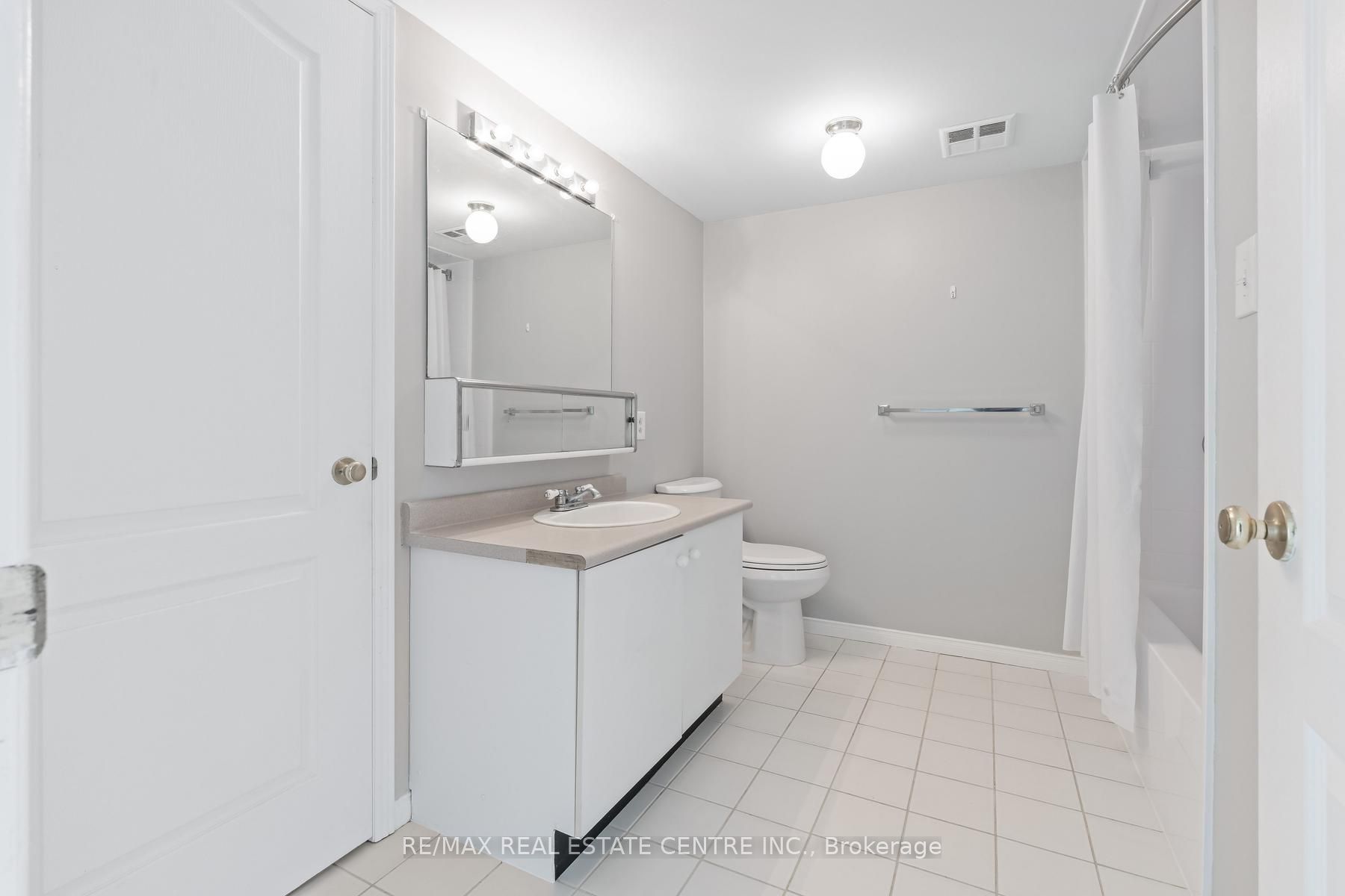 26 Hall Road 406 Property Photo 19