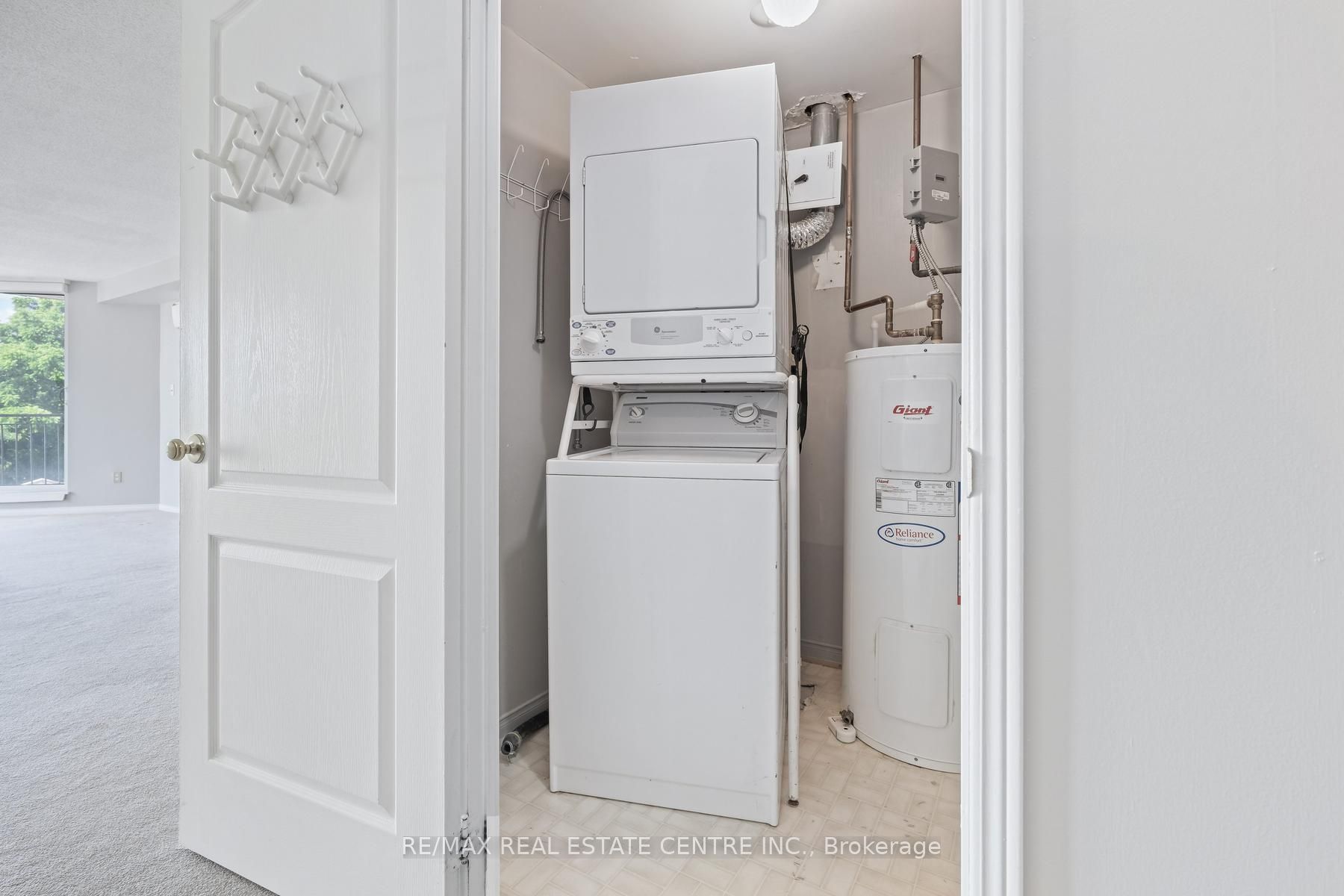 26 Hall Road 406 Property Photo 22