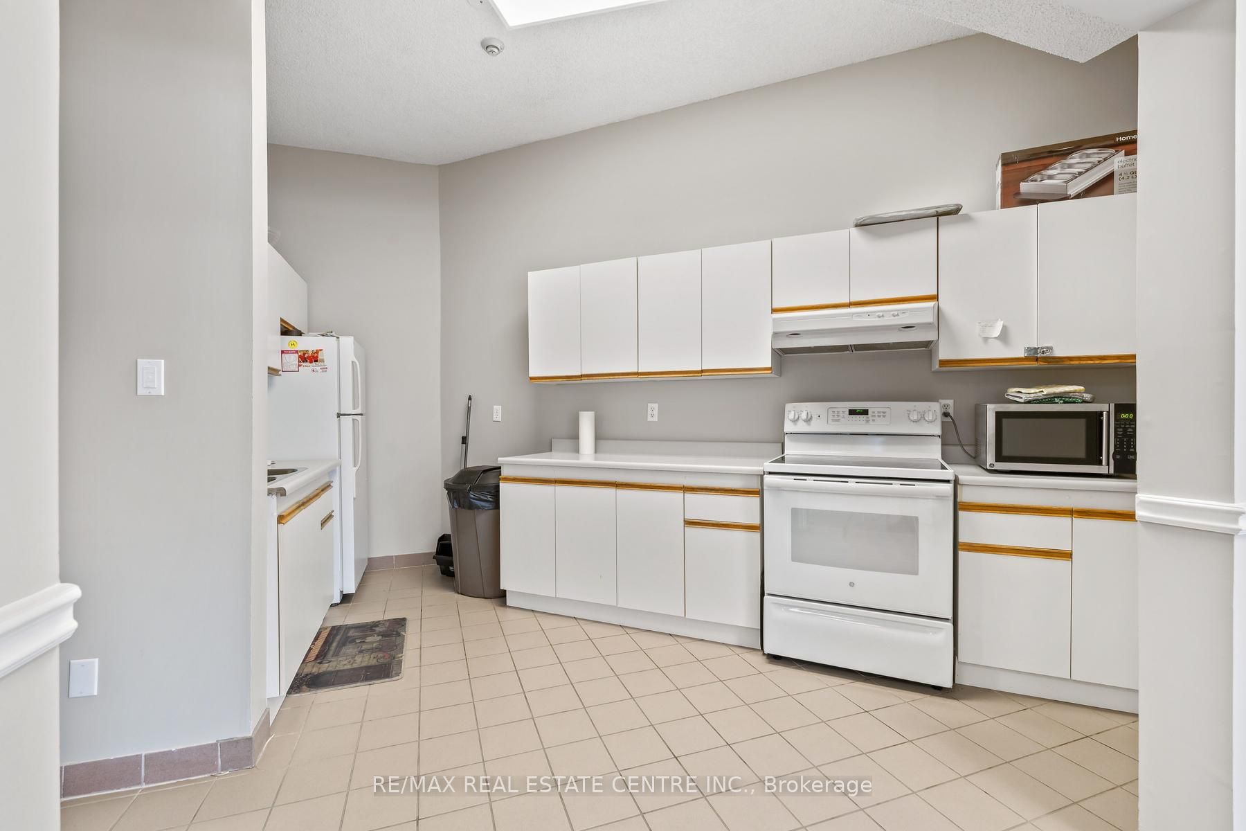 26 Hall Road 406 Property Photo 26