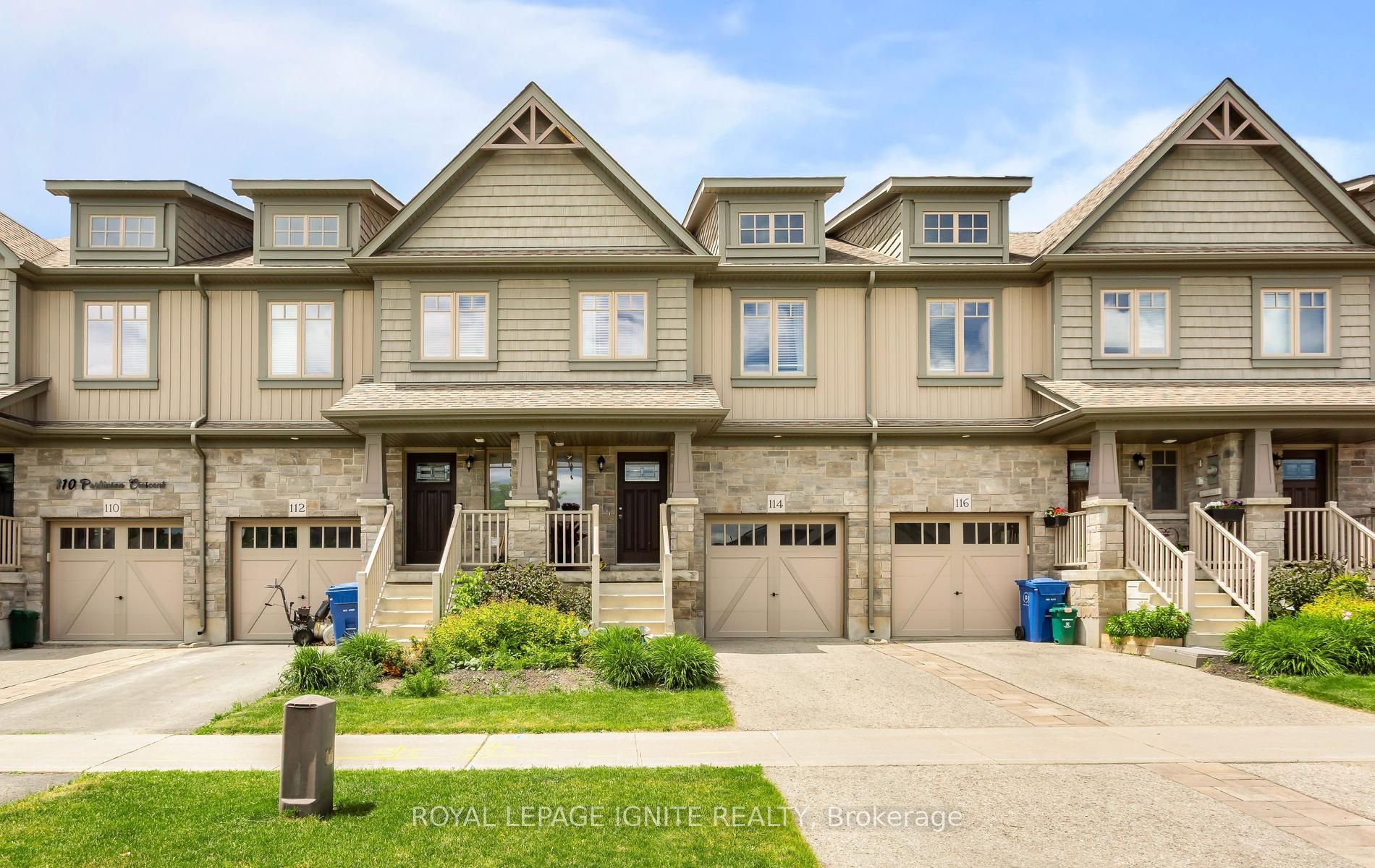 114 Parkinson Crescent Property Photo 1