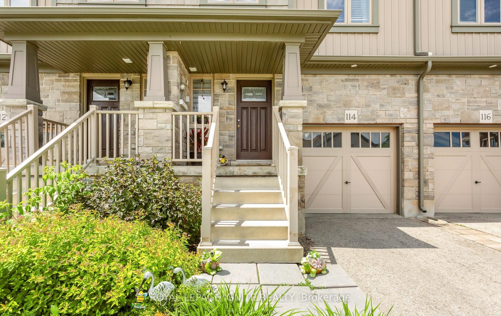 114 Parkinson Crescent Property Photo 2