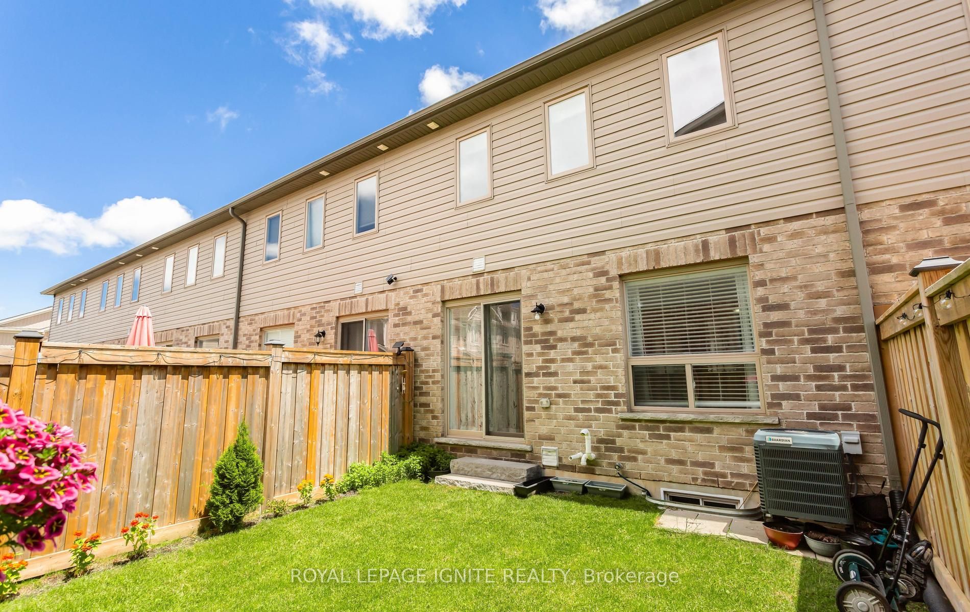 114 Parkinson Crescent Property Photo 37
